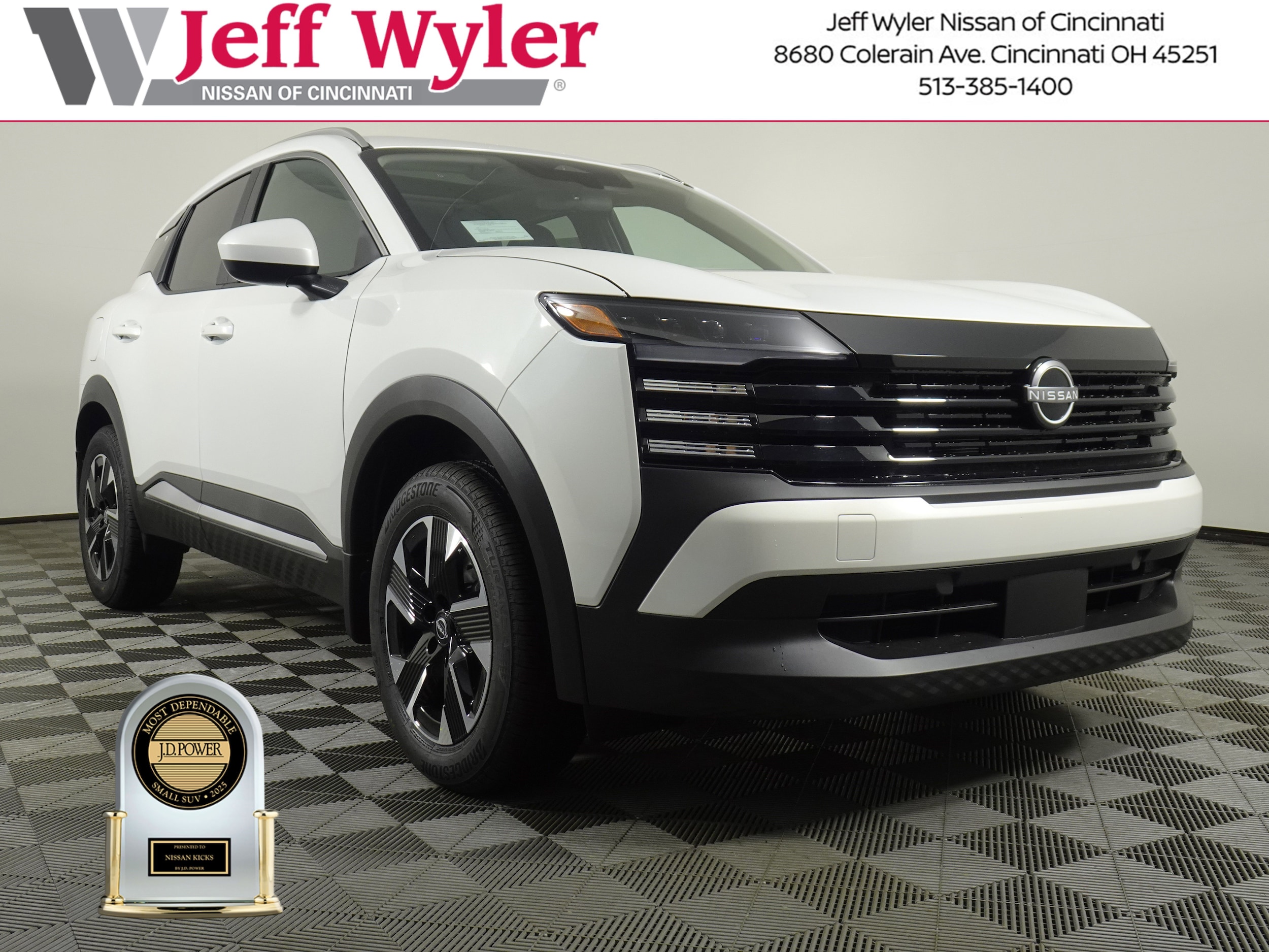 2025 Nissan Kicks SV AWD's photo