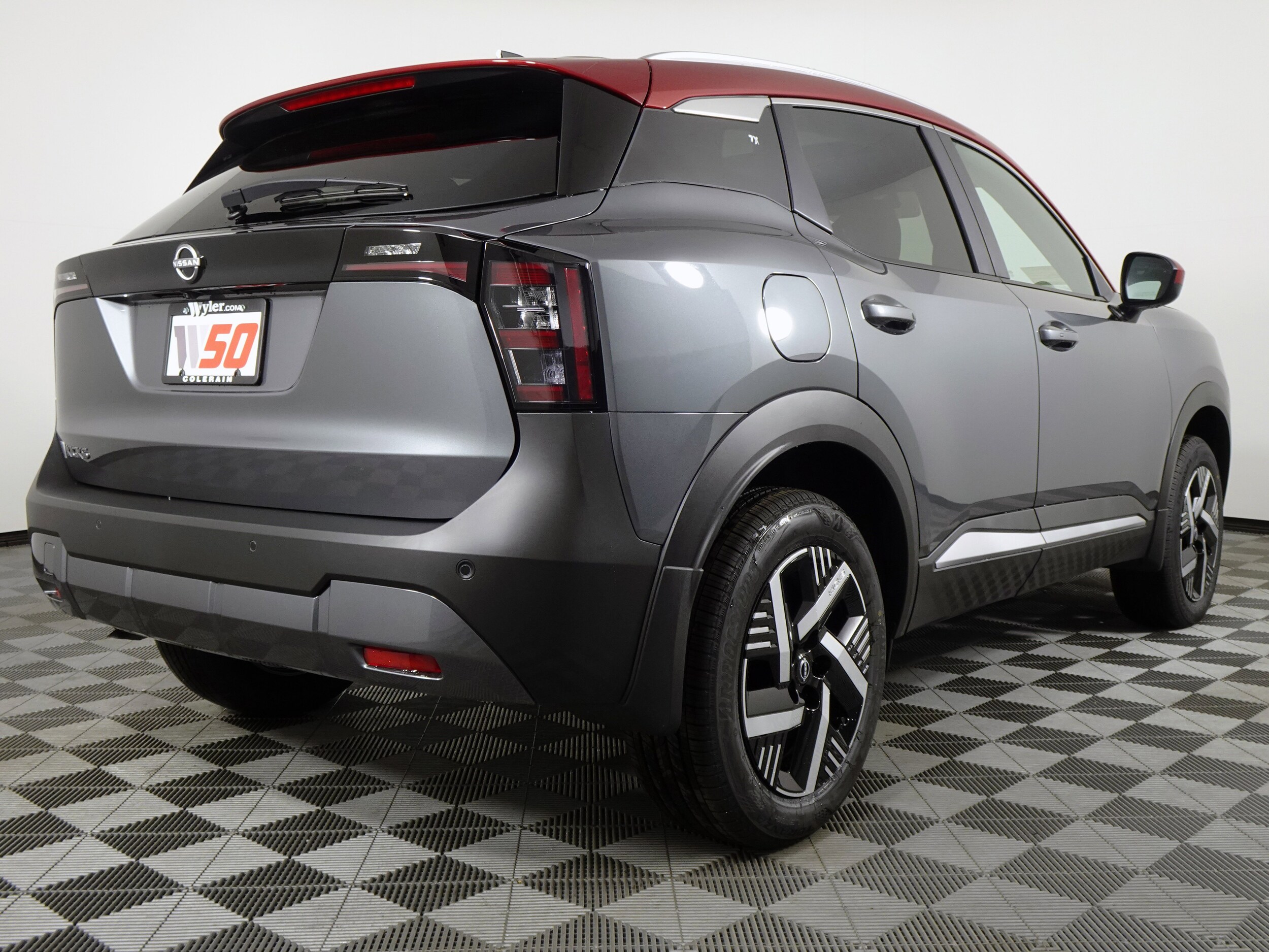 2026 Nissan Kicks SV photo 2