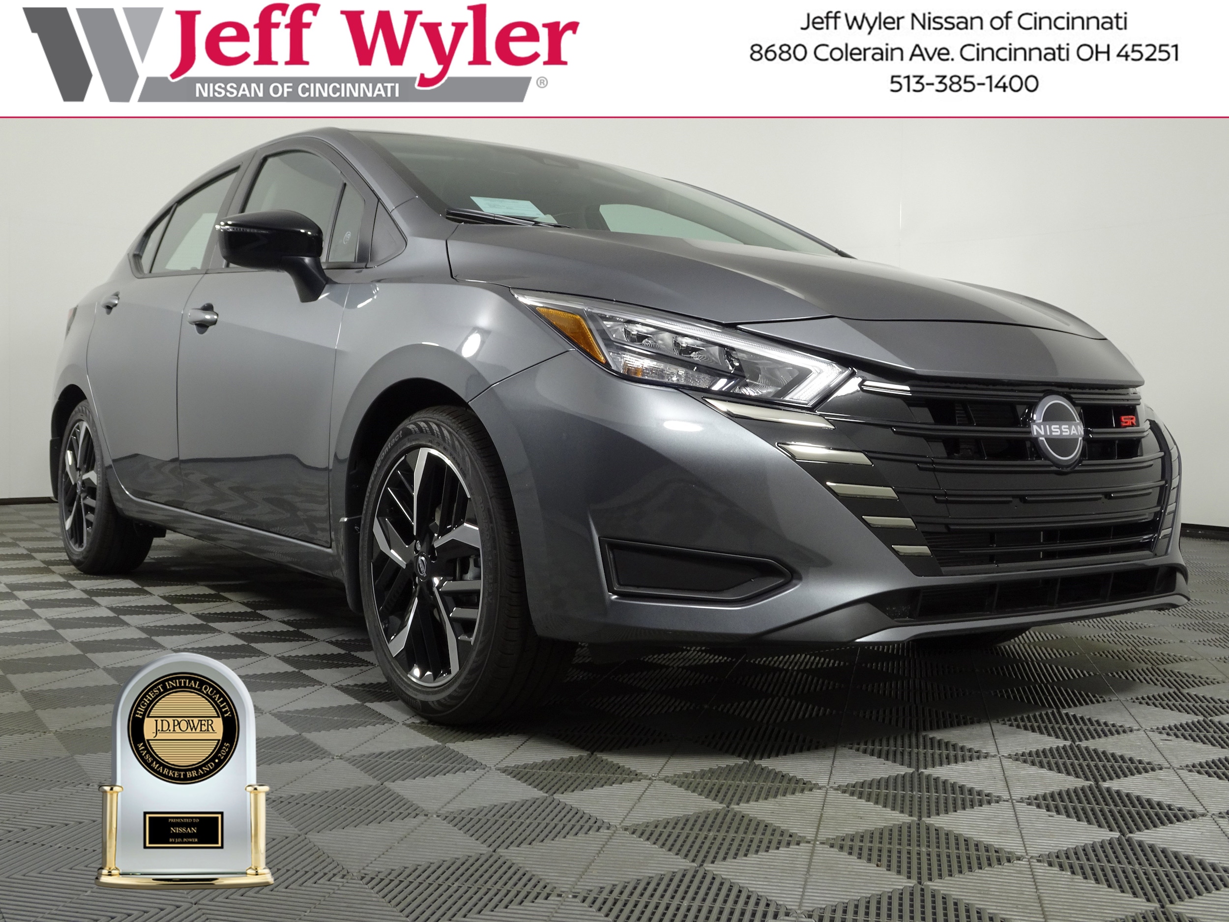 2025 Nissan Versa Sedan SR's photo