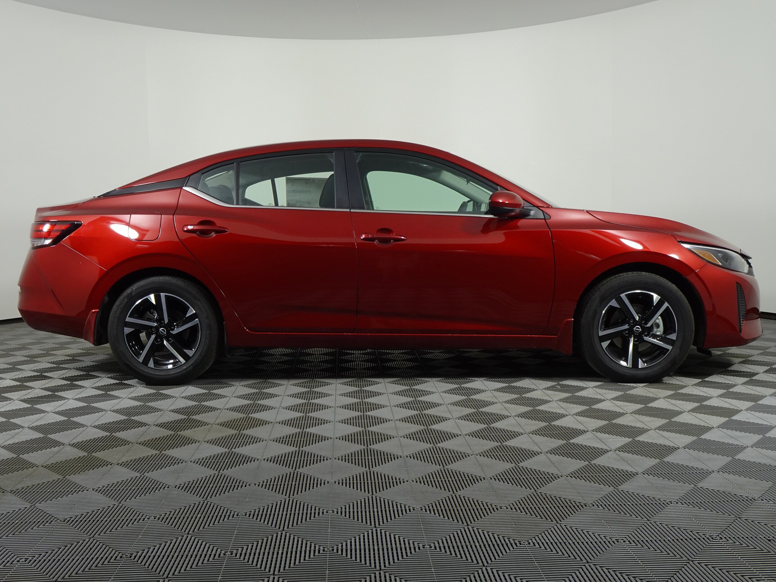 2025 Nissan Sentra SV photo 2