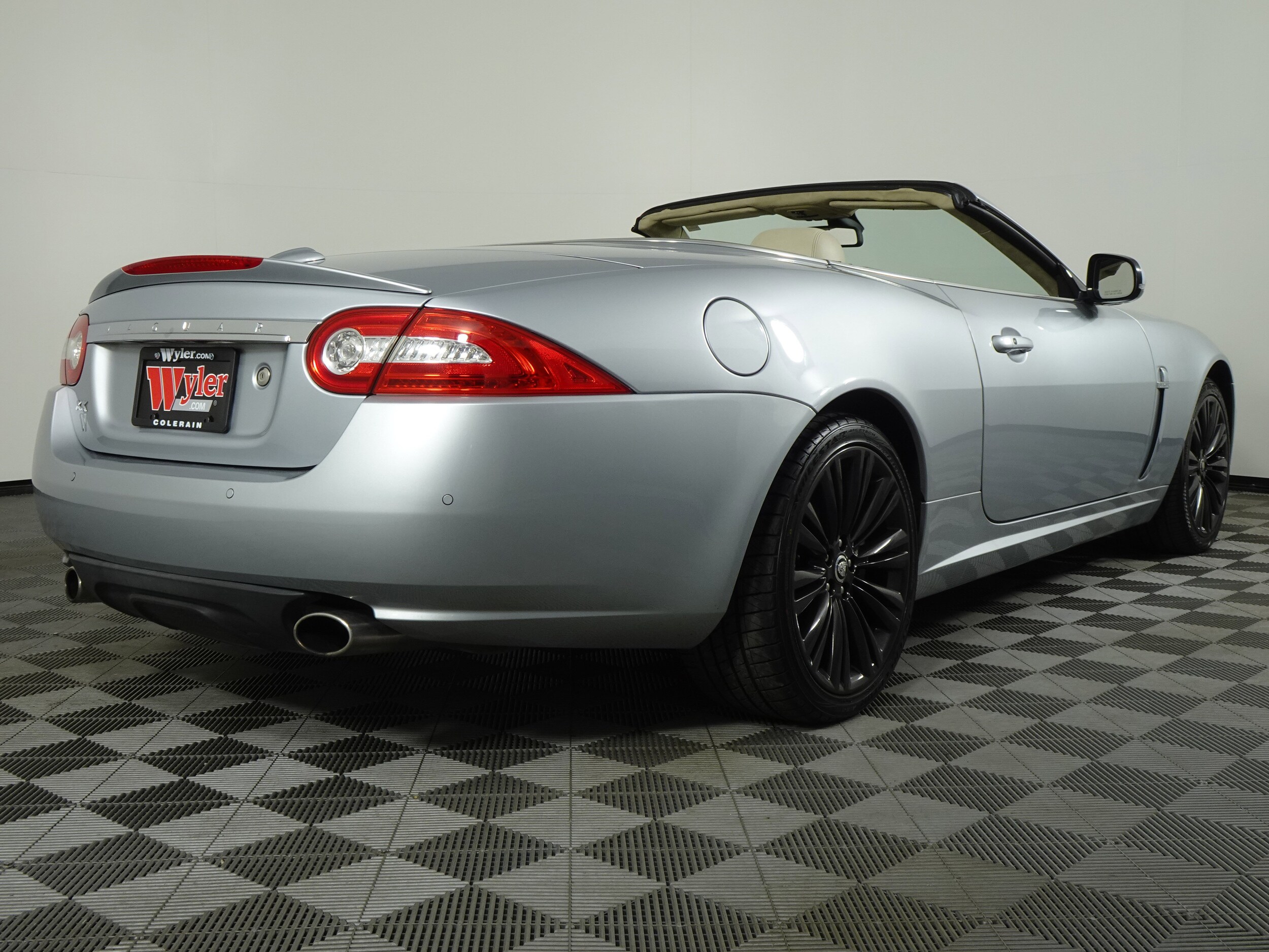 2010 Jaguar XK Base Convertible photo 3