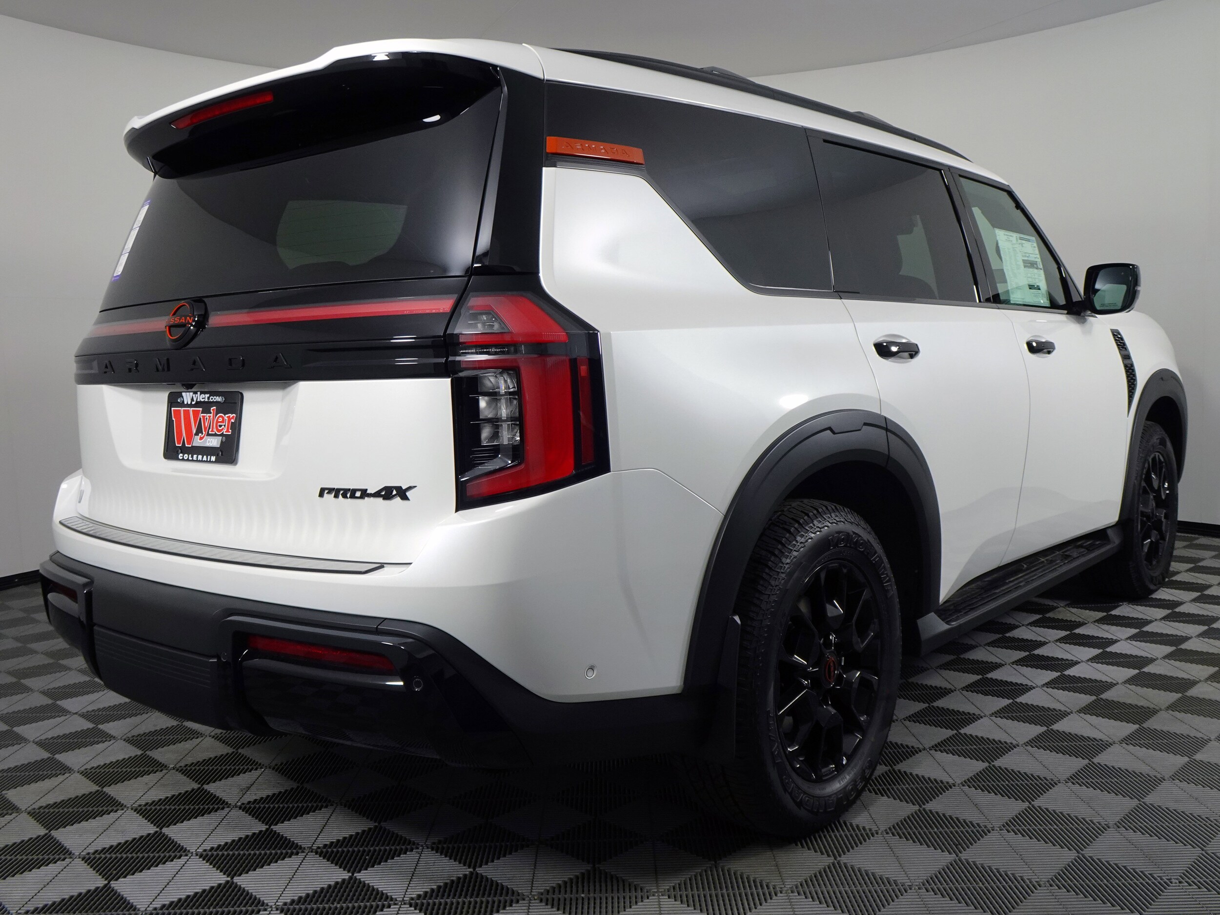 2026 Nissan Armada photo 3