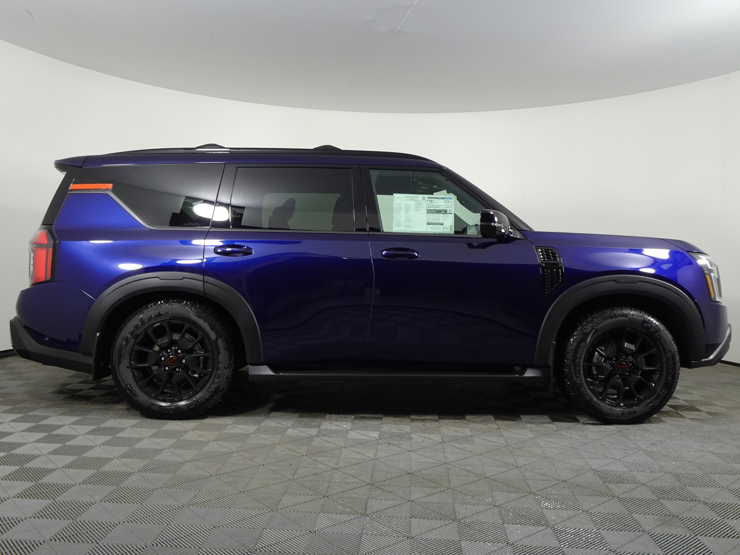 2025 Nissan Armada photo 2