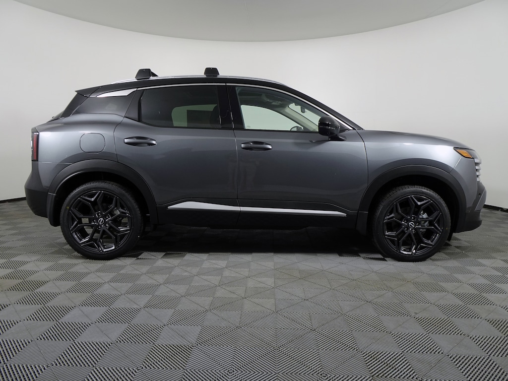 New 2026 Nissan Kicks SR SUV