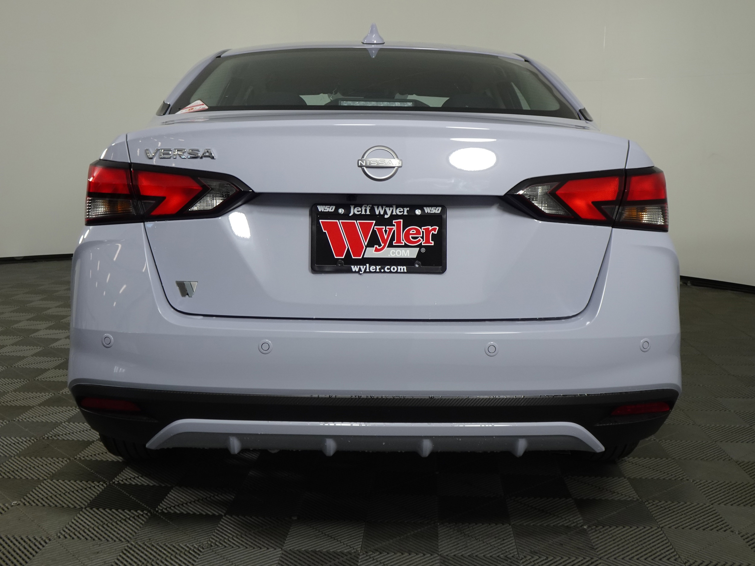 2025 Nissan Versa Sedan SV - Photo 18