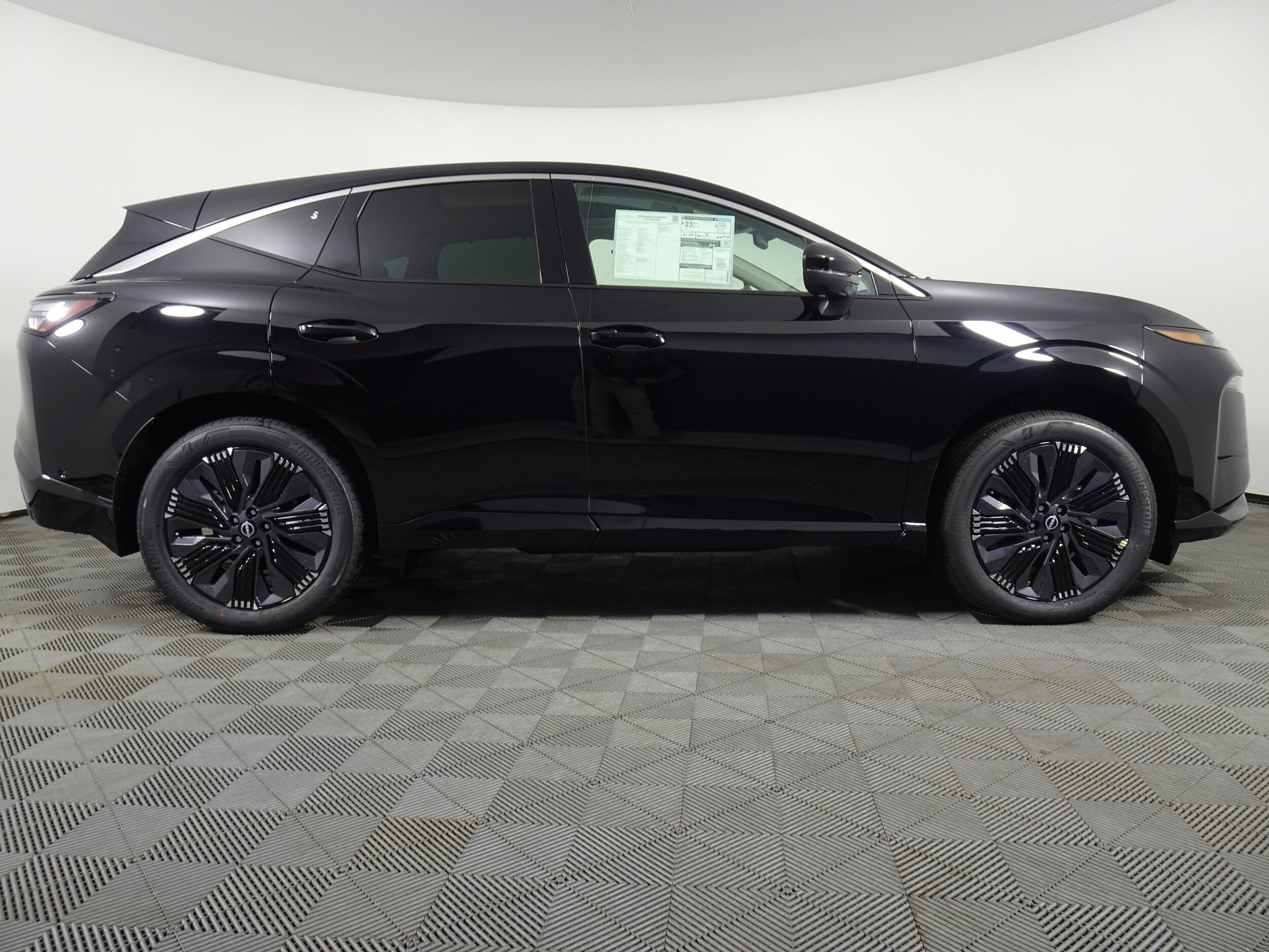 2025 Nissan Murano Platinum photo 2
