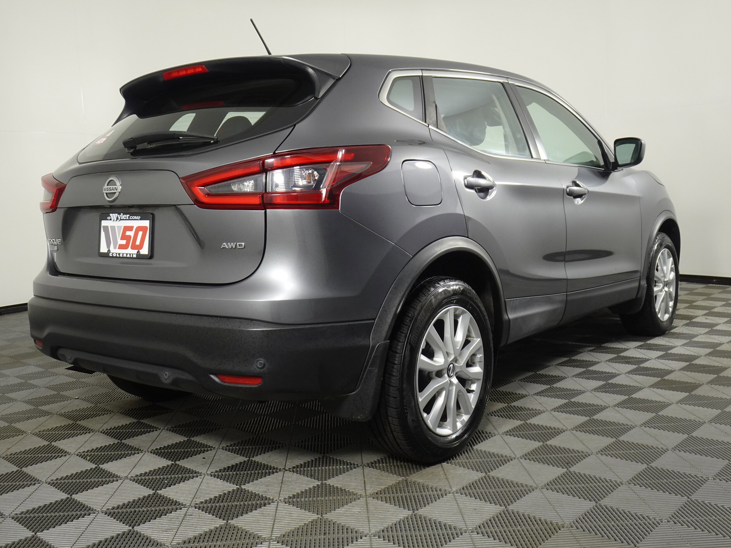 2020 Nissan Rogue Sport S photo 3