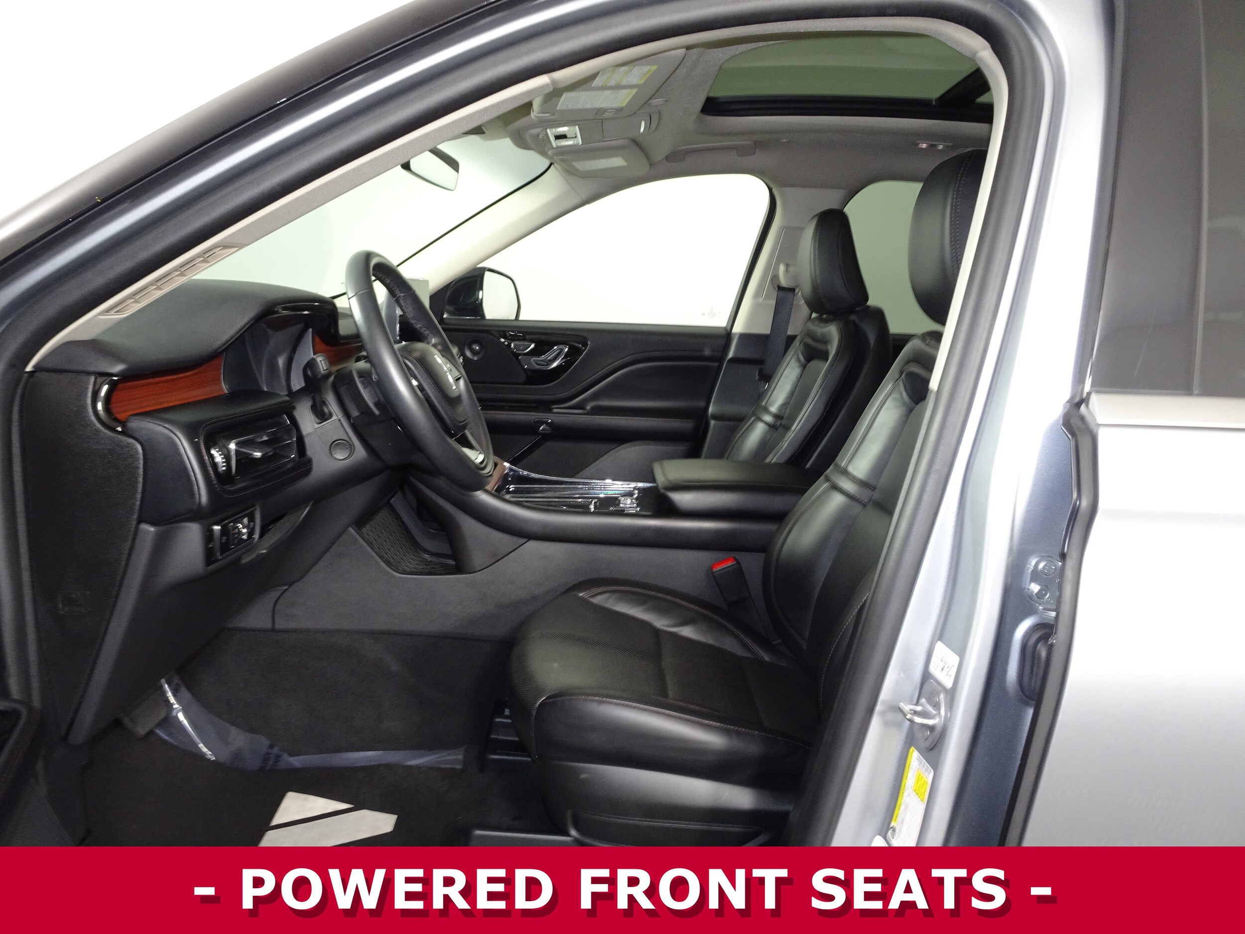 2023 Lincoln Aviator Reserve photo 2