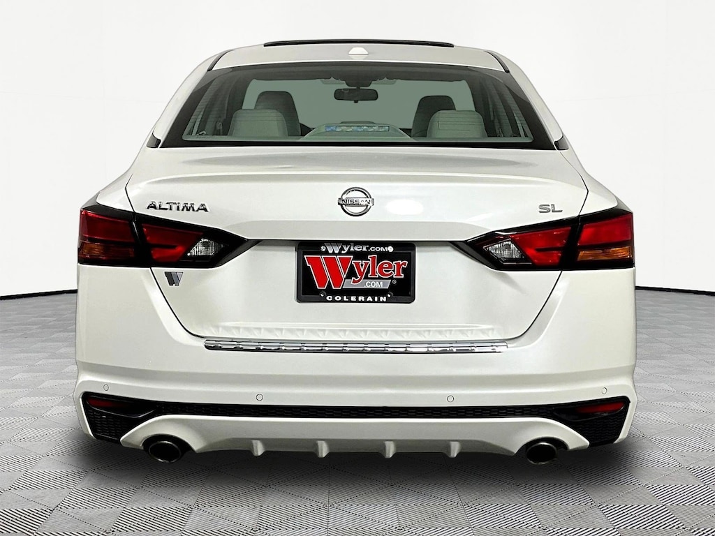 Used 2021 Nissan Altima 2.5 SL Sedan