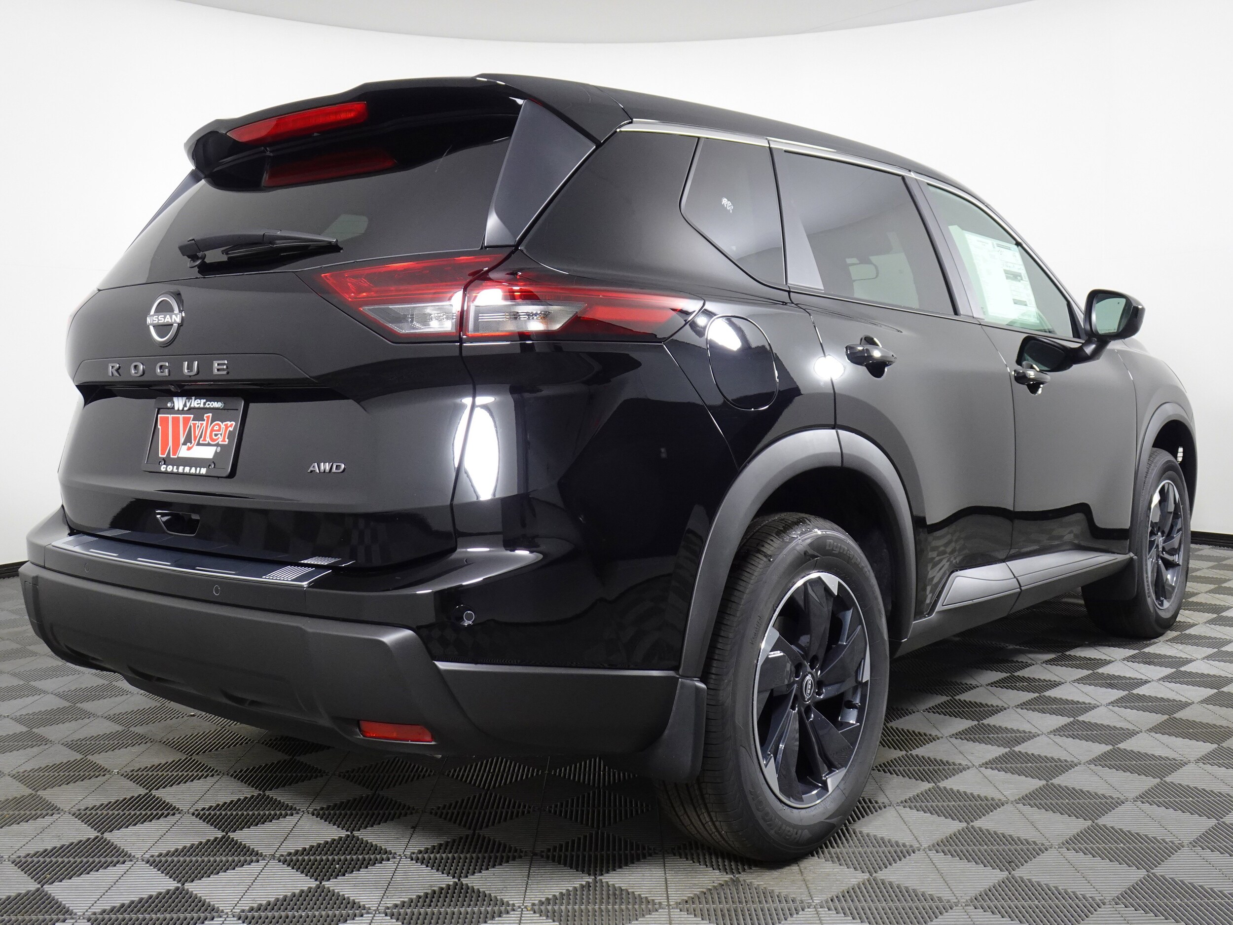 2026 Nissan Rogue SV photo 2