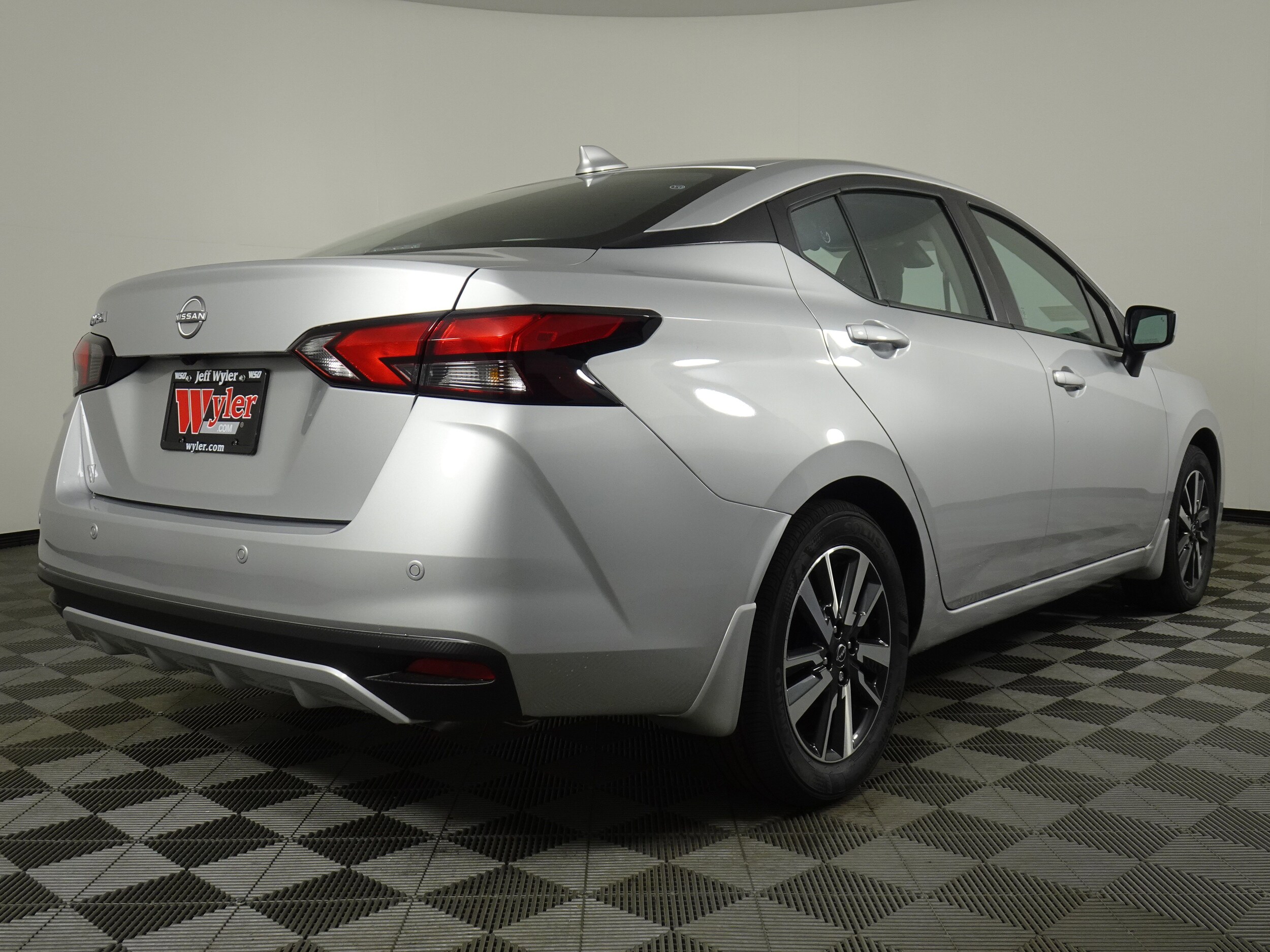 2025 Nissan Versa SV photo 3