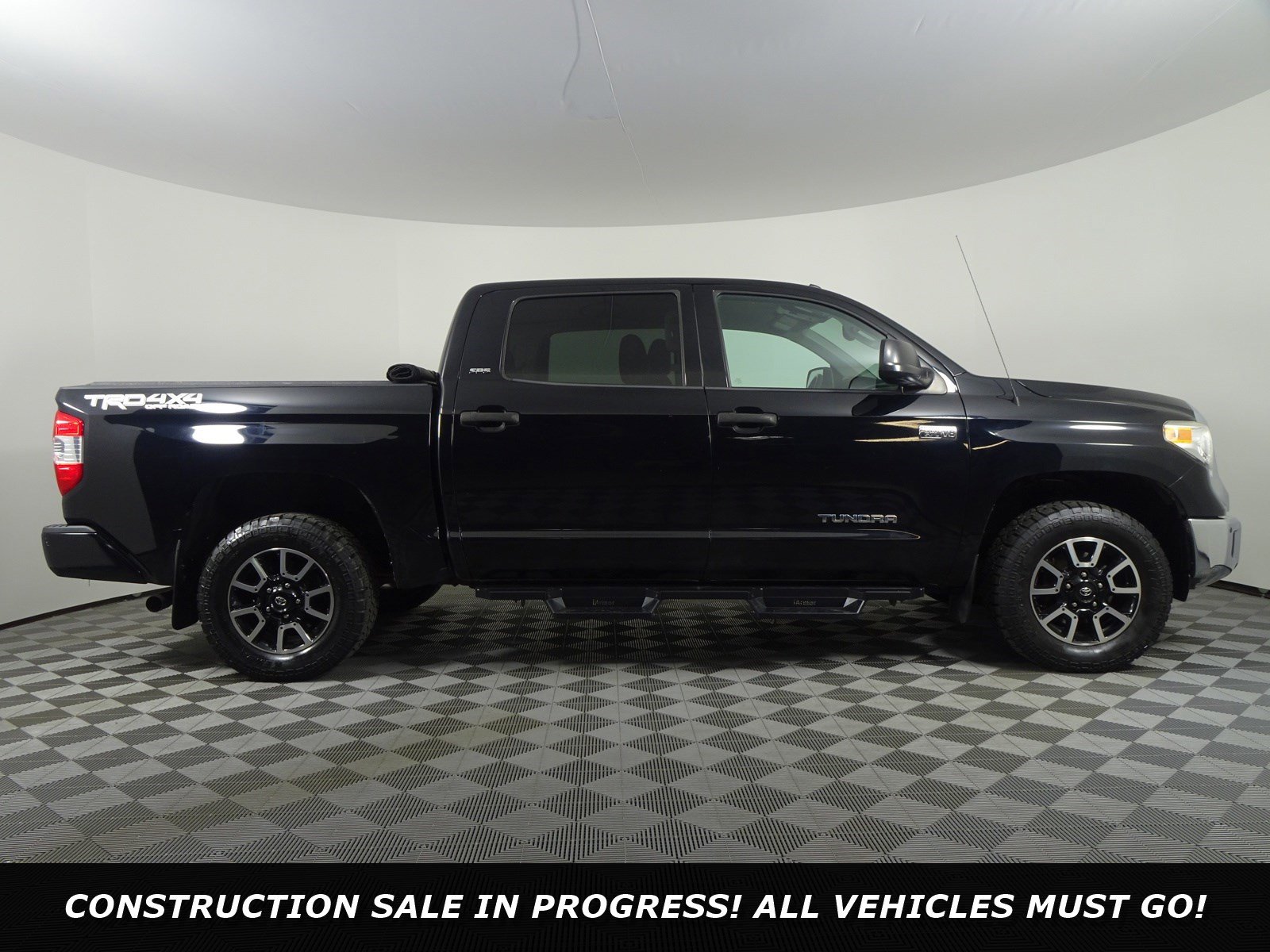 Used 2016 Toyota Tundra SR5 with VIN 5TFDY5F18GX504160 for sale in Cincinnati, OH