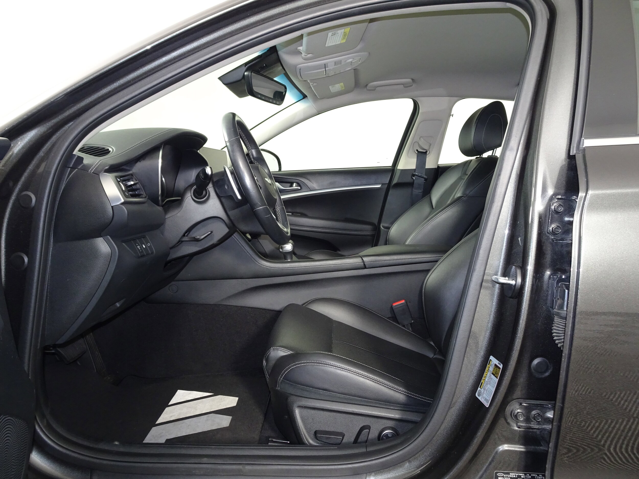 2023 Genesis G70 2.0T photo 4
