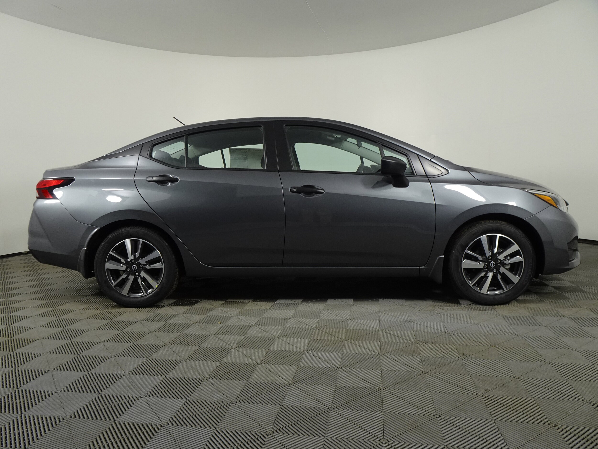 2025 Nissan Versa S photo 2