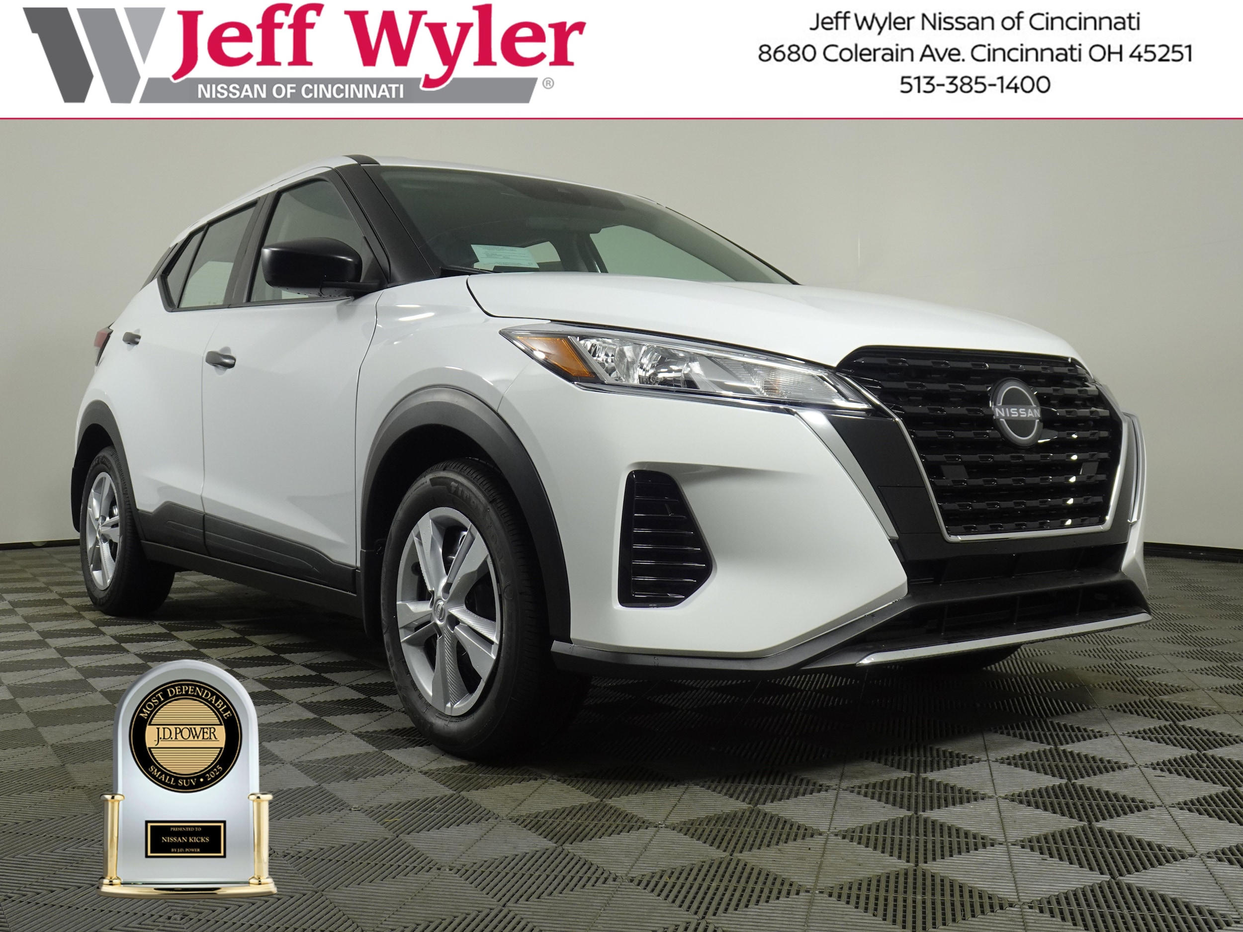 2025 Nissan KICKS PLAY Base's photo