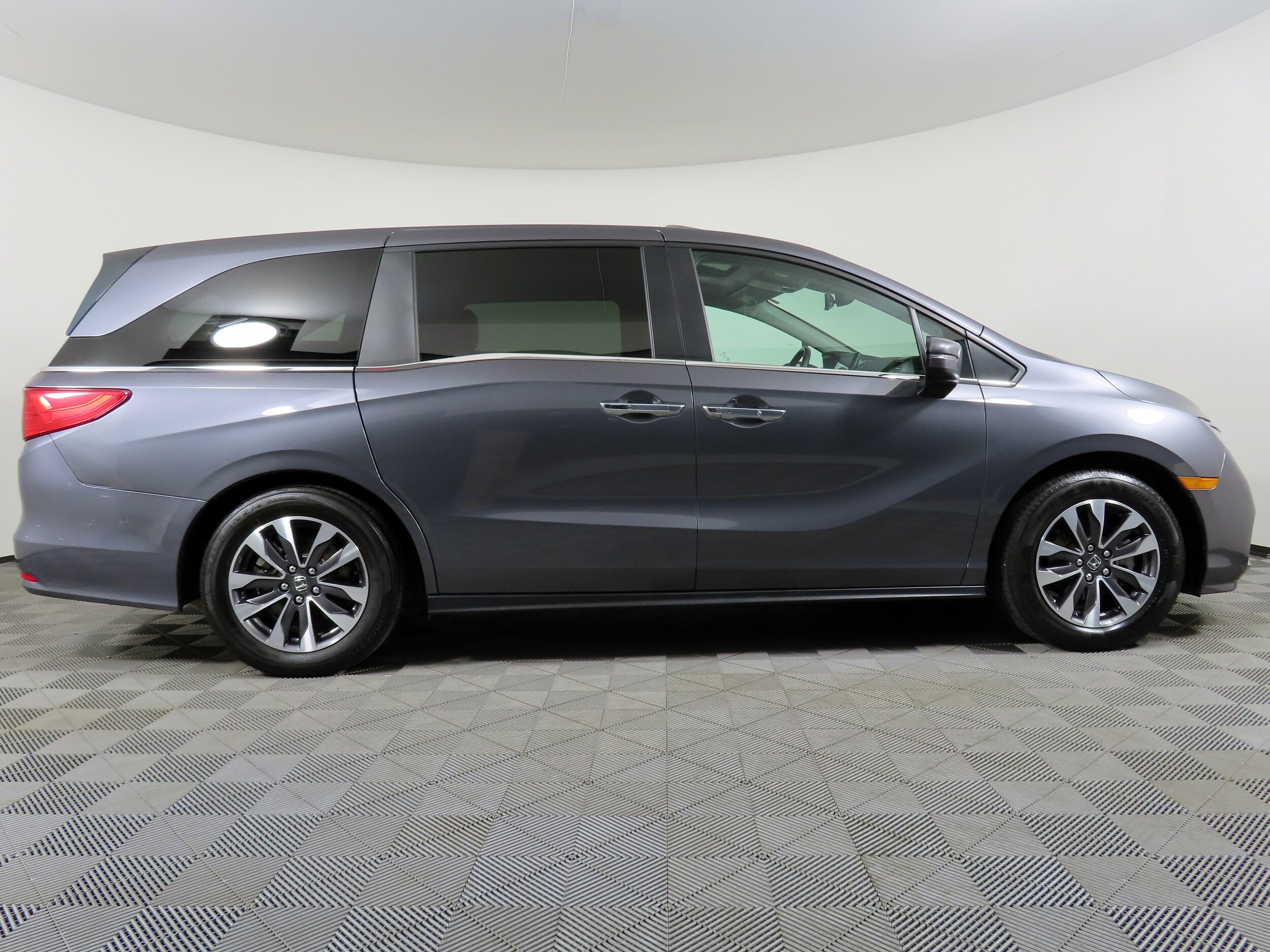 2024 Honda Odyssey EX-L photo 2