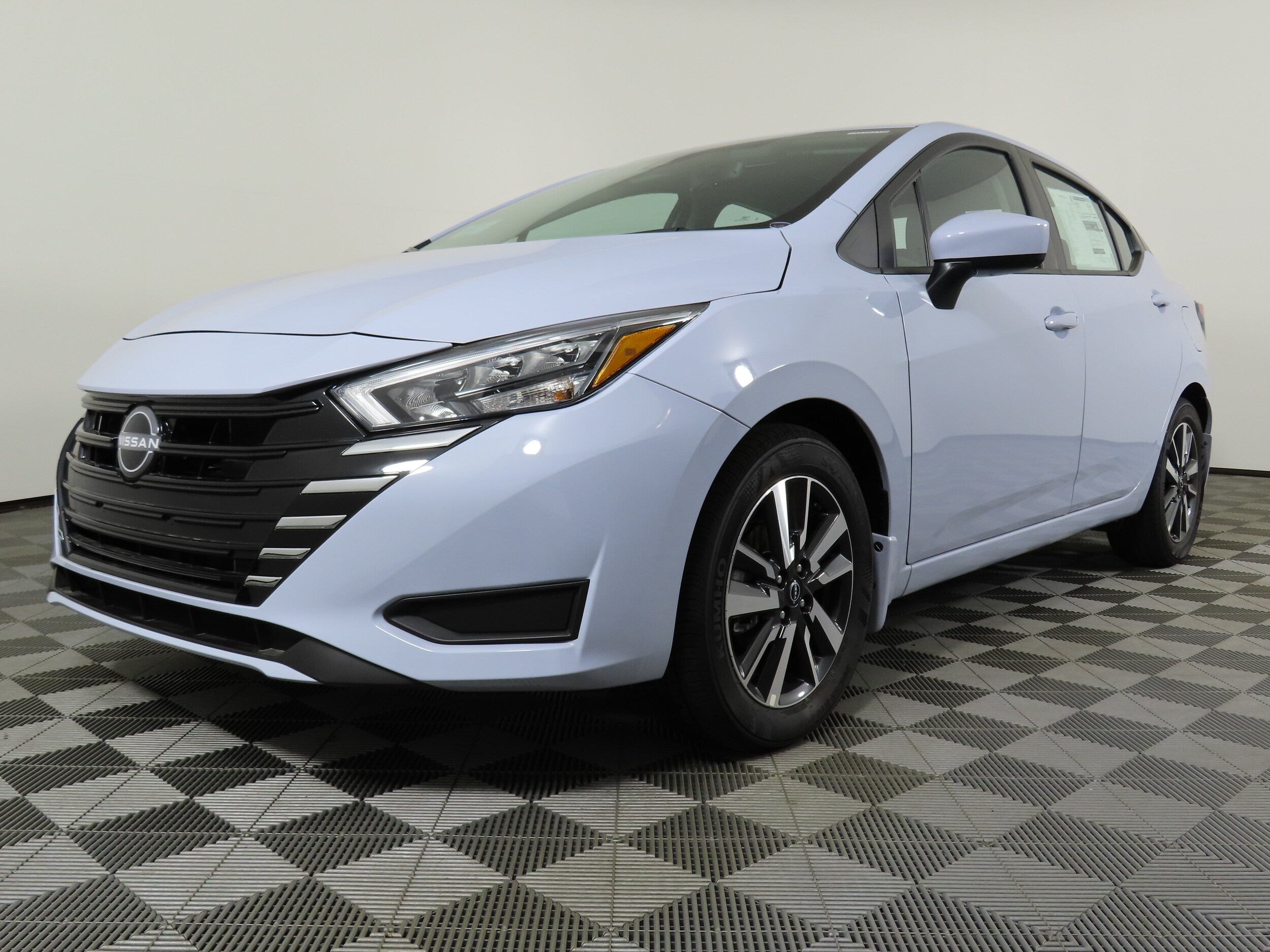 2025 Nissan Versa Sedan SV - Photo 14