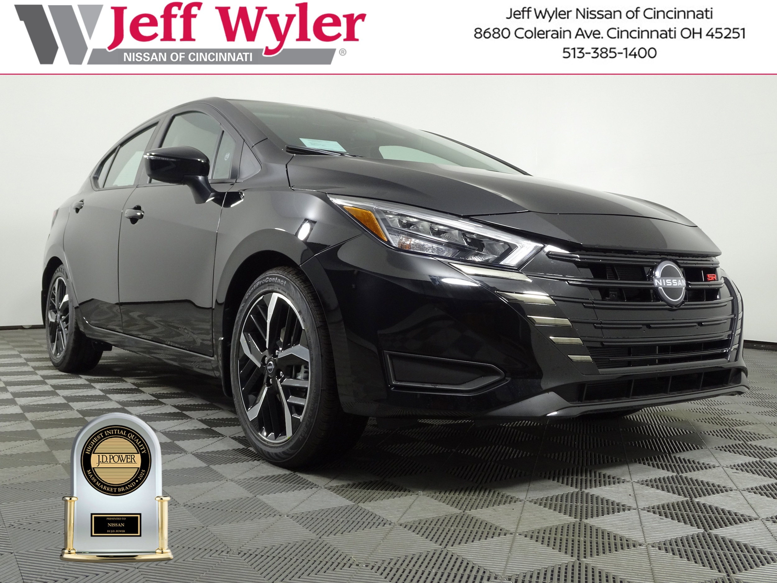 2025 Nissan Versa Sedan SR's photo