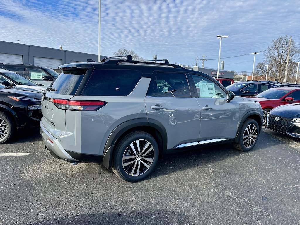 New 2025 Nissan Pathfinder Platinum SUV