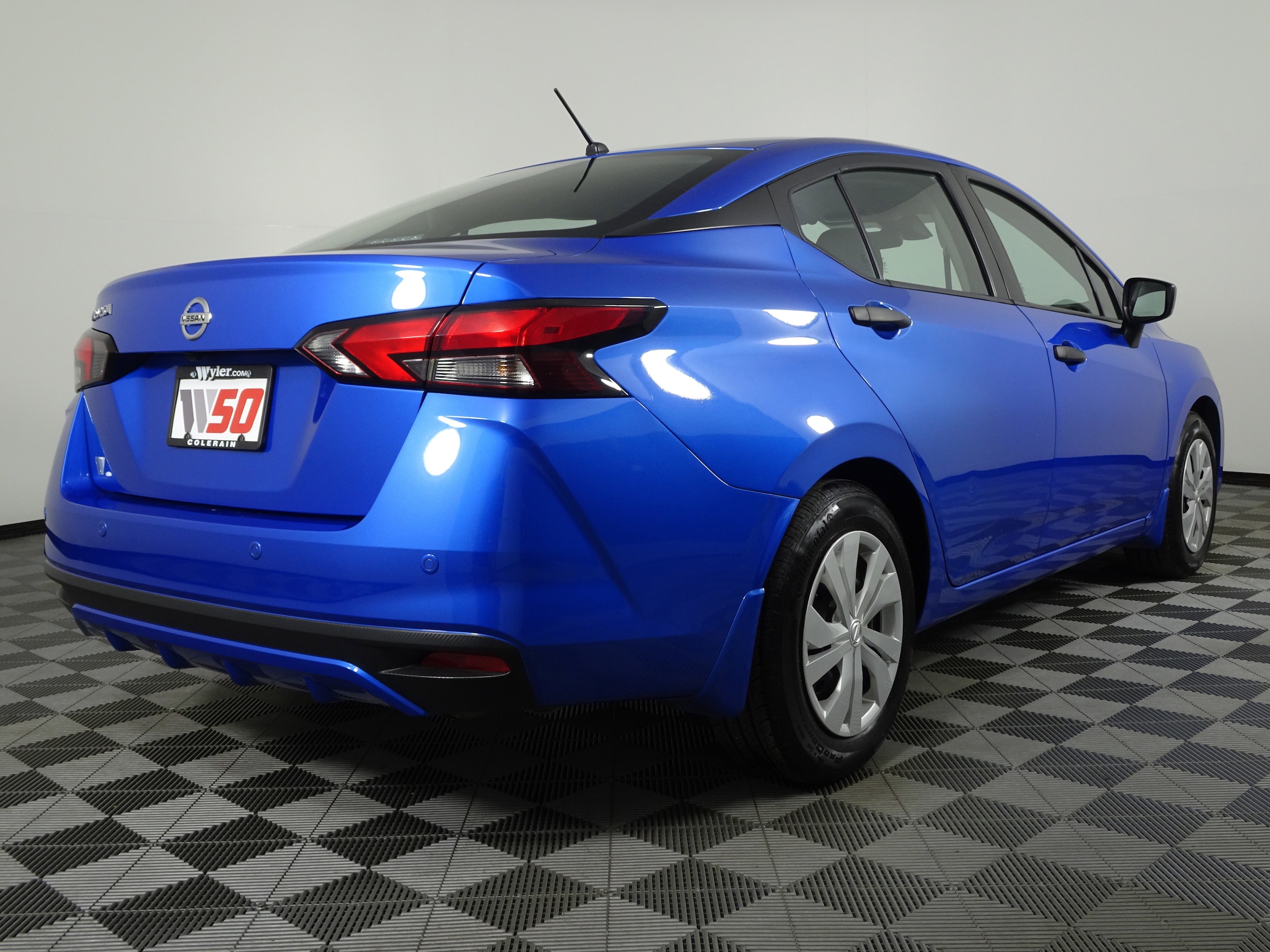 2021 Nissan Versa 1.6 S photo 3