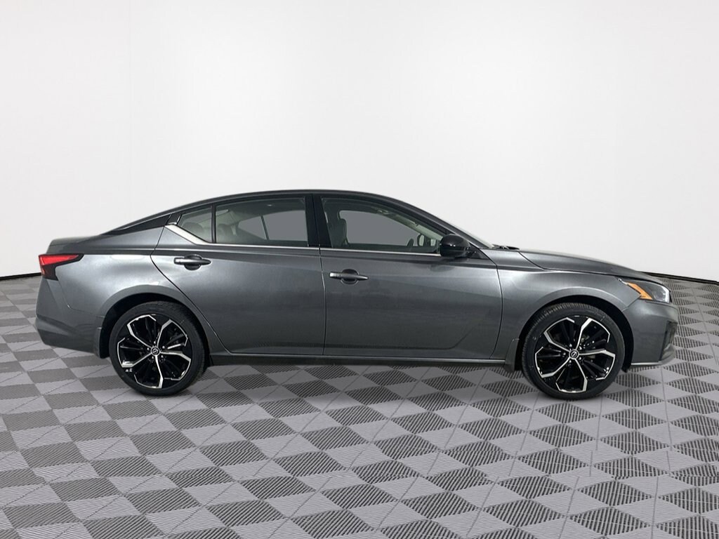 New 2025 Nissan Altima SR Sedan