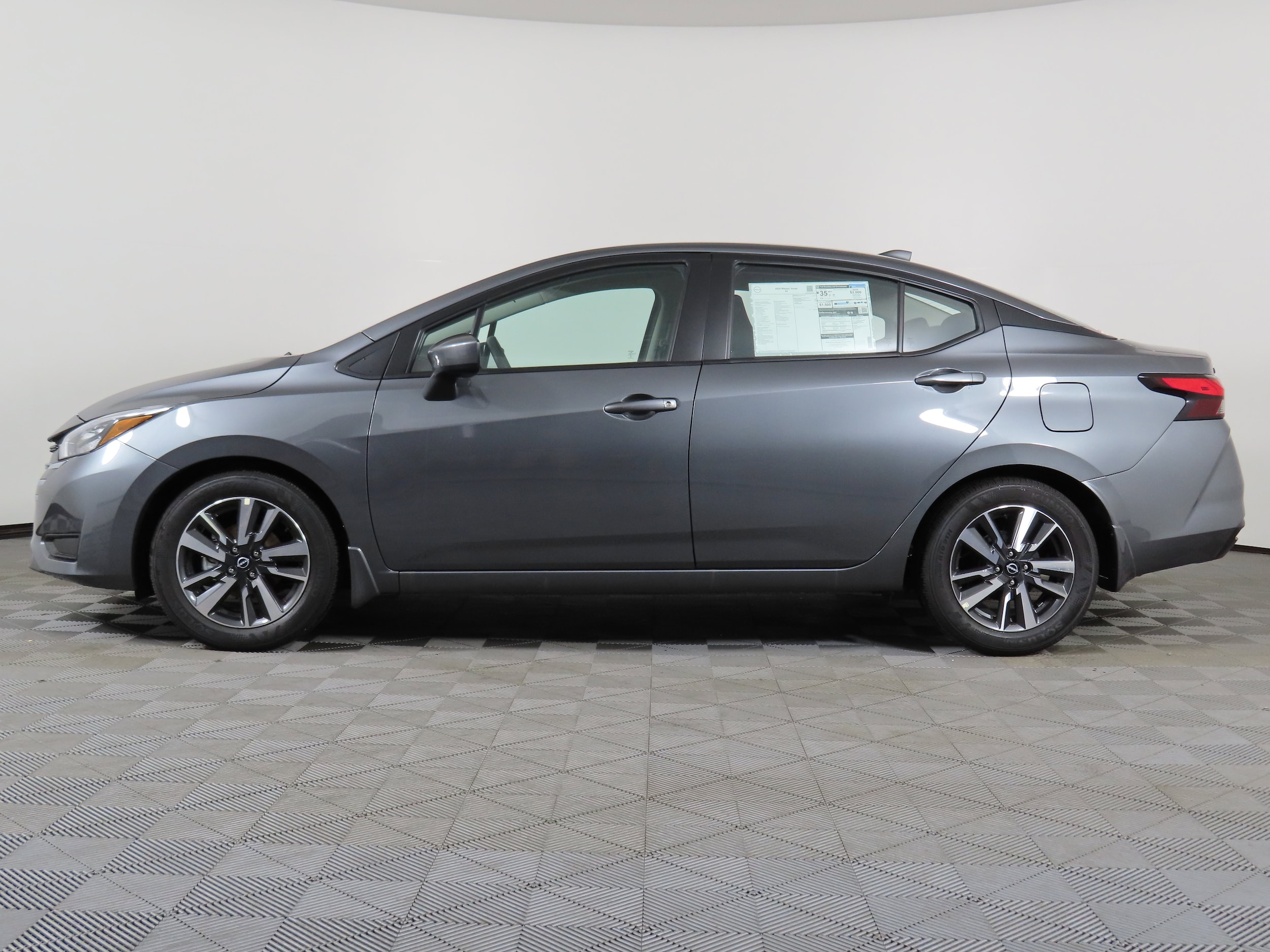 2025 Nissan Versa Sedan SV - Photo 15