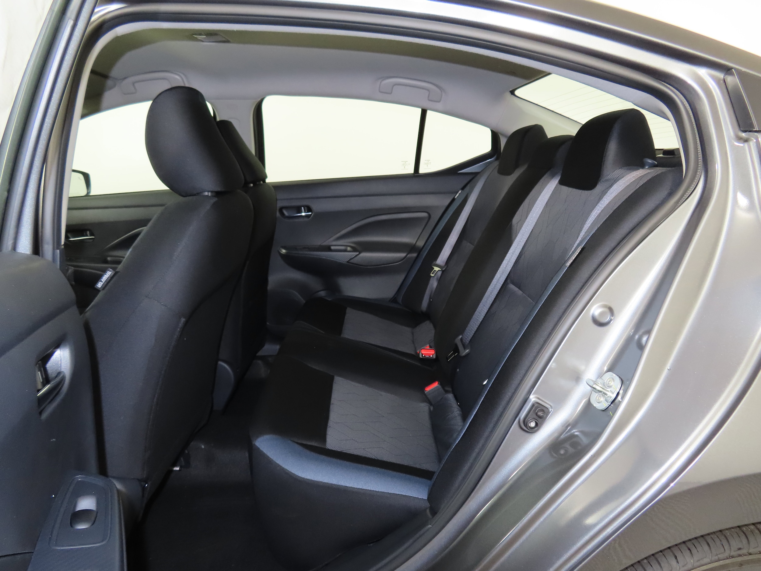 2025 Nissan Versa Sedan SV - Photo 7