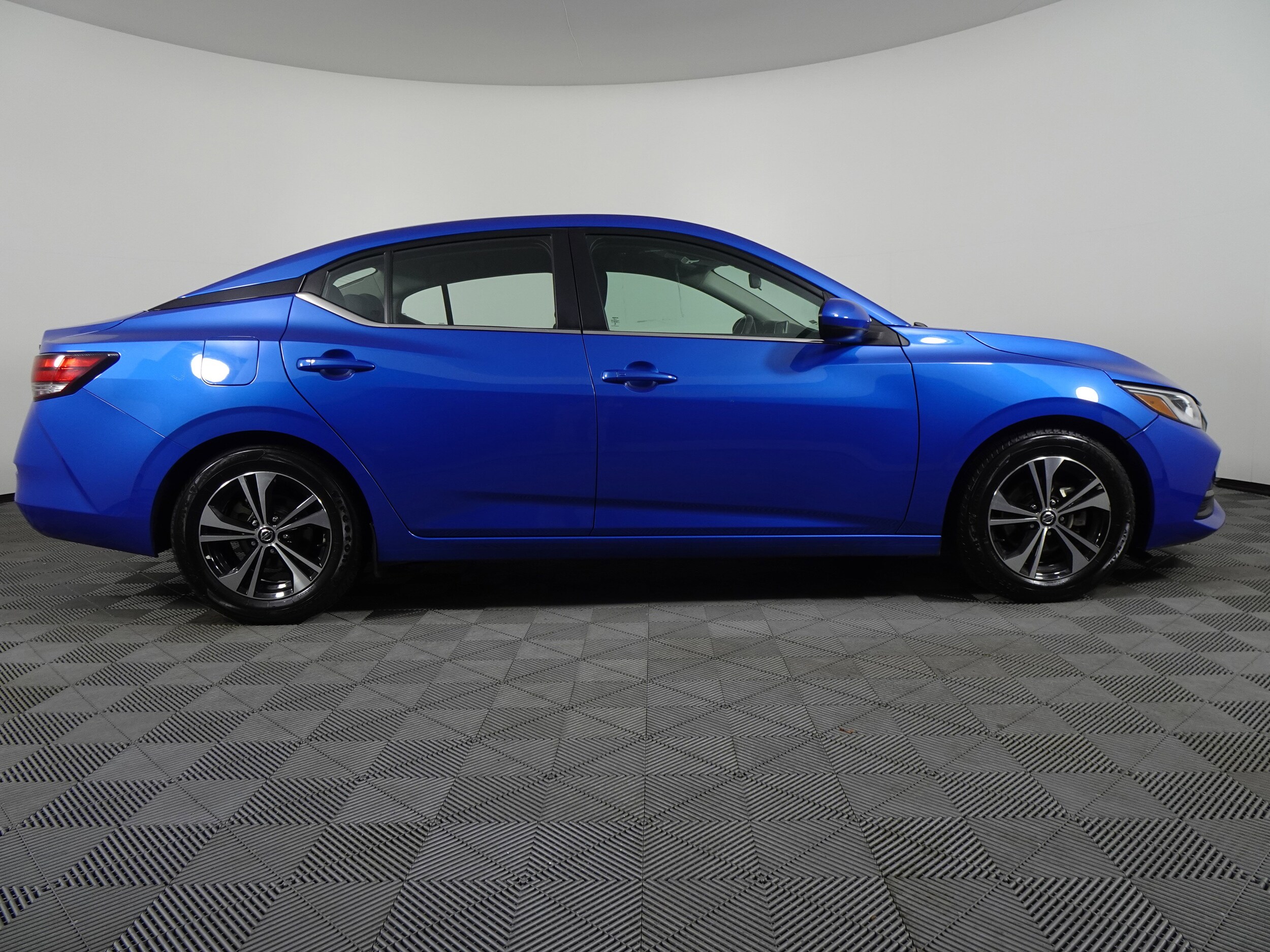 2023 Nissan Sentra SV photo 2