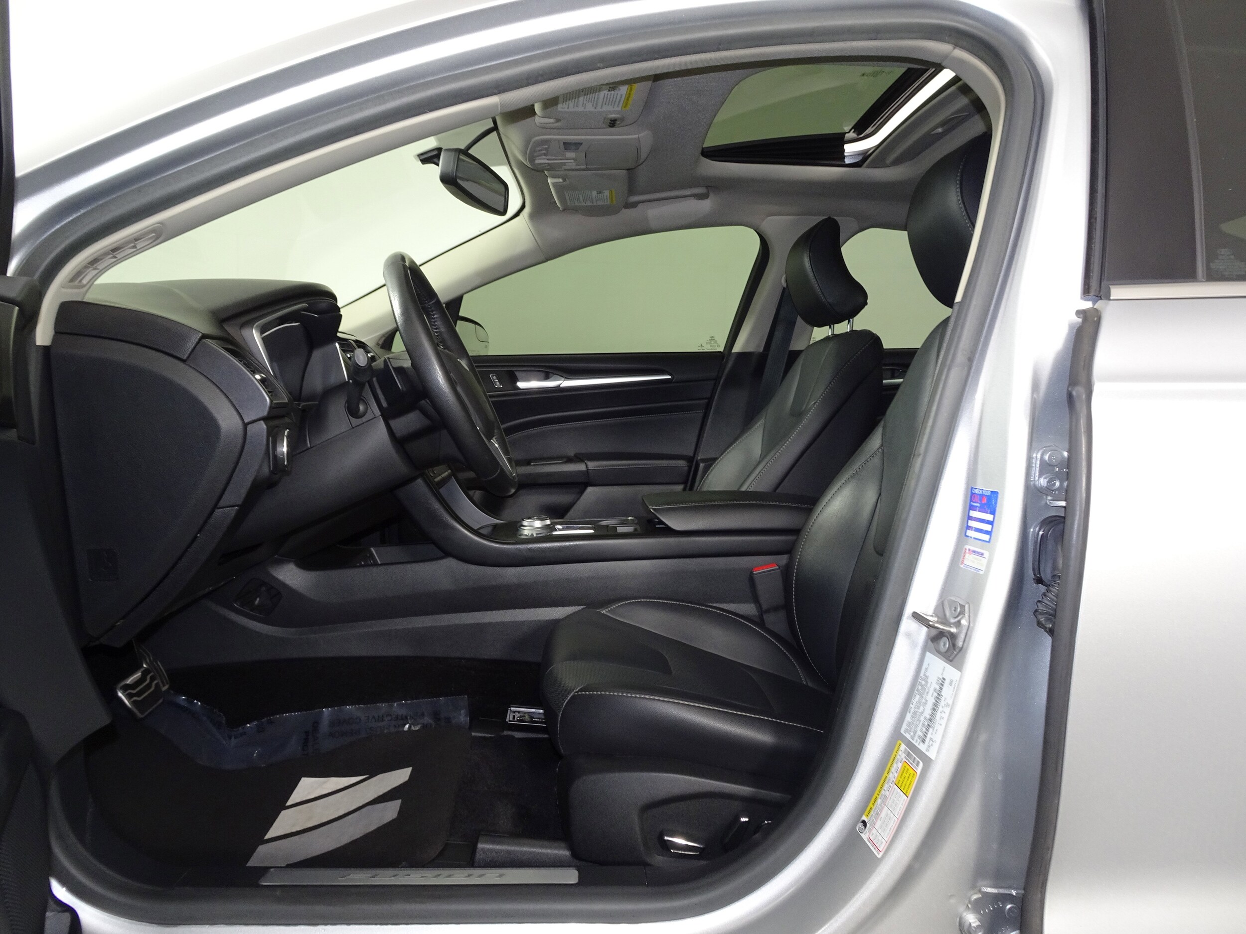2017 Ford Fusion Titanium photo 4