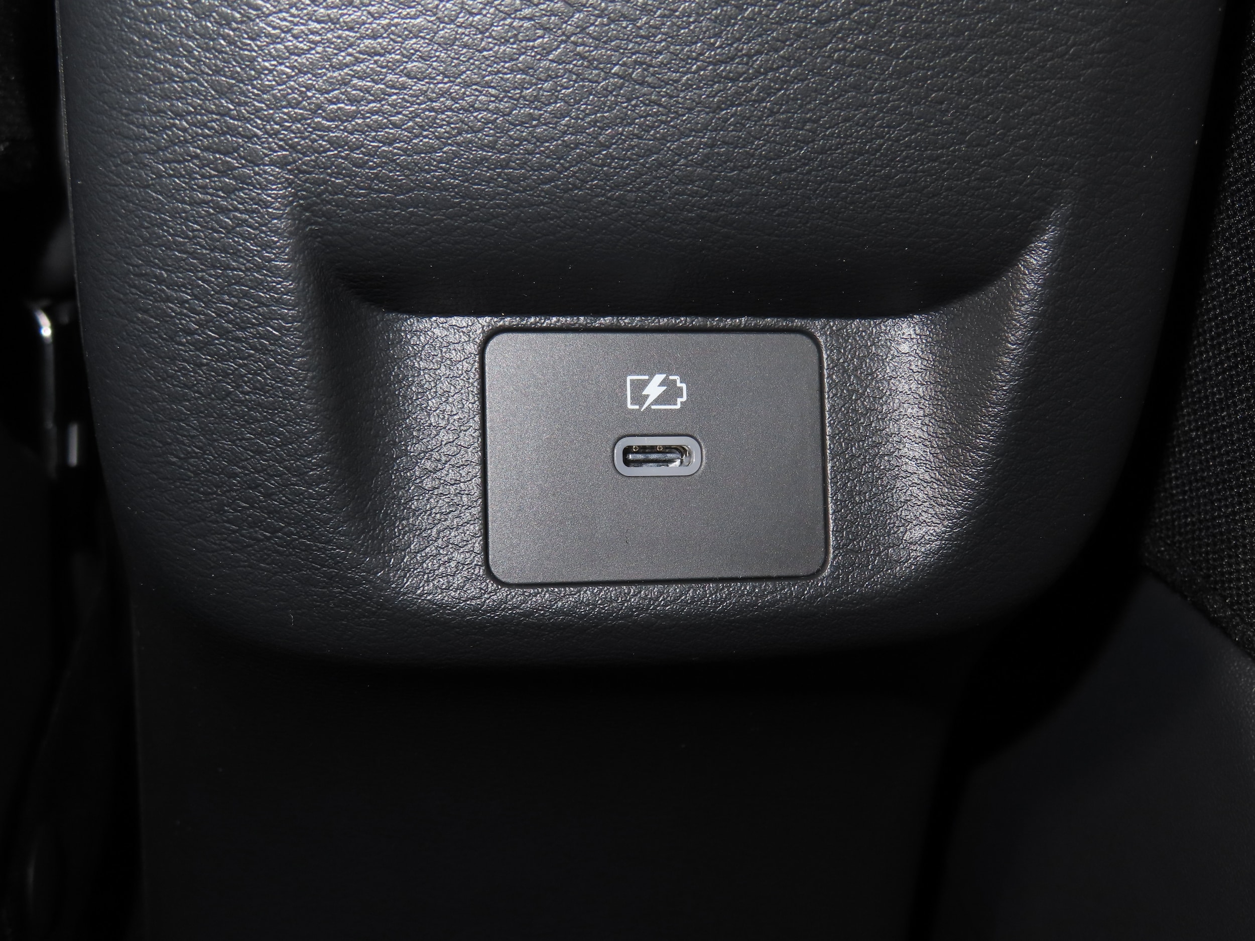2025 Nissan Versa Sedan SV - Photo 27
