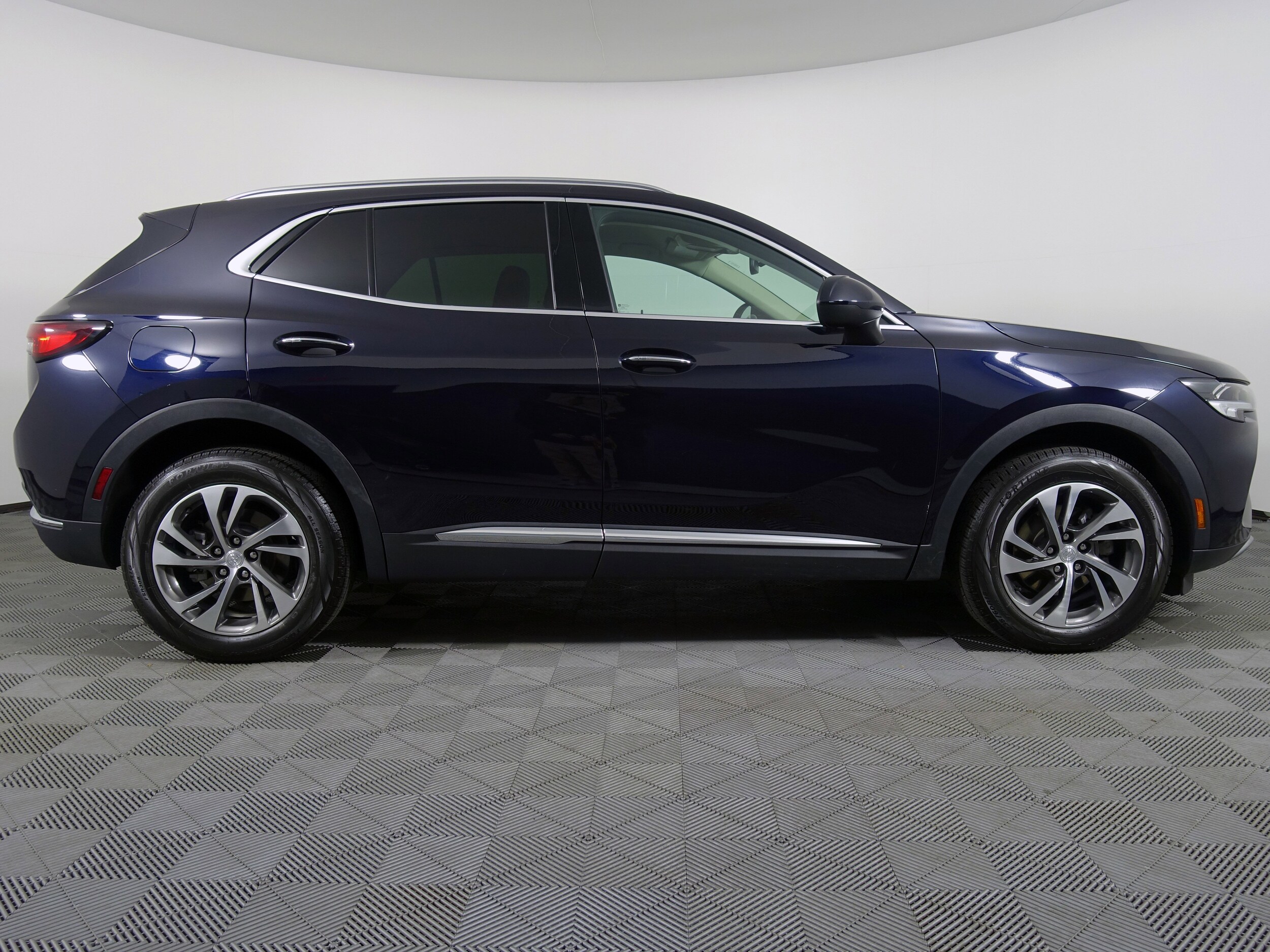 2021 Buick Envision Essence photo 2