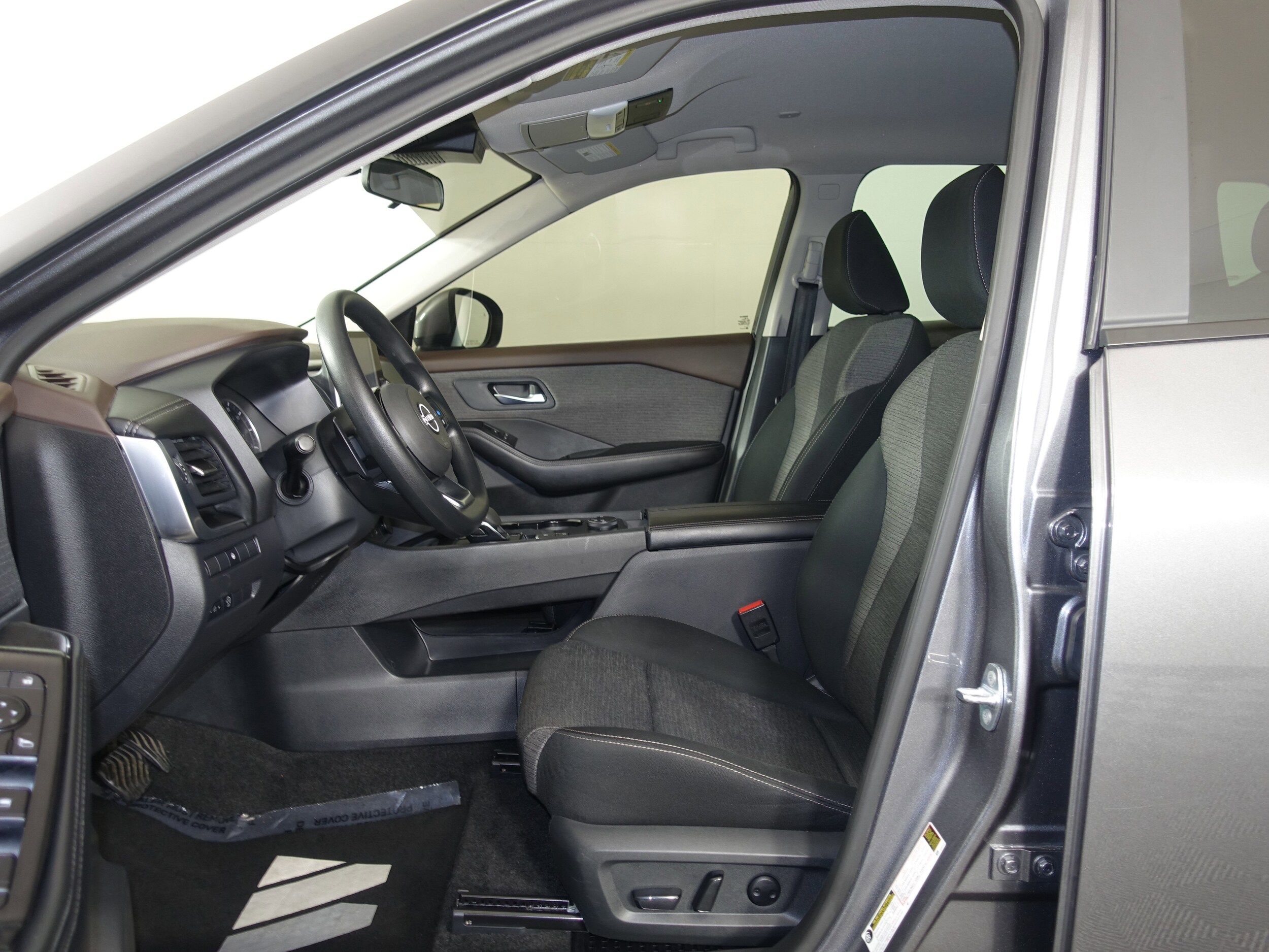 2023 Nissan Rogue SV photo 3