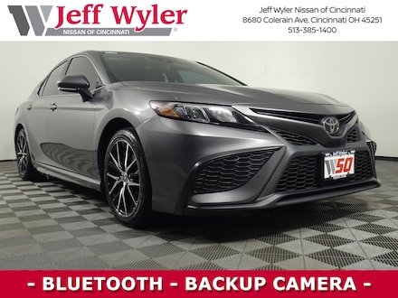 2022 Toyota Camry SE Sedan