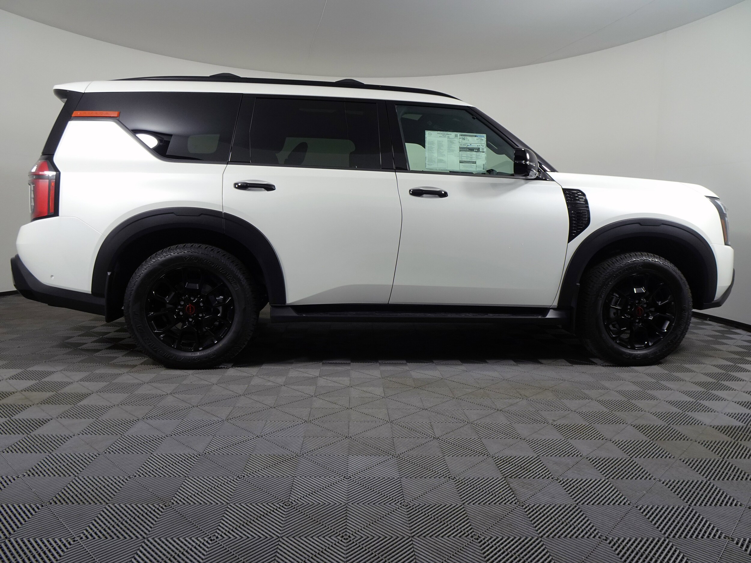 2026 Nissan Armada photo 2