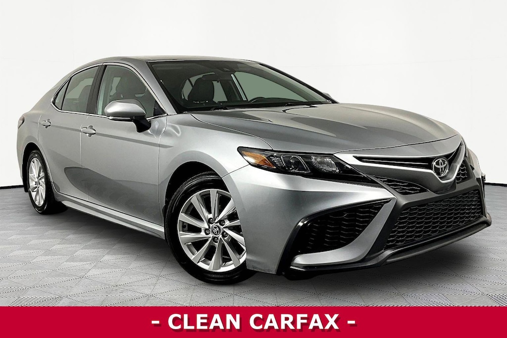 Used 2023 Toyota Camry SE Sedan