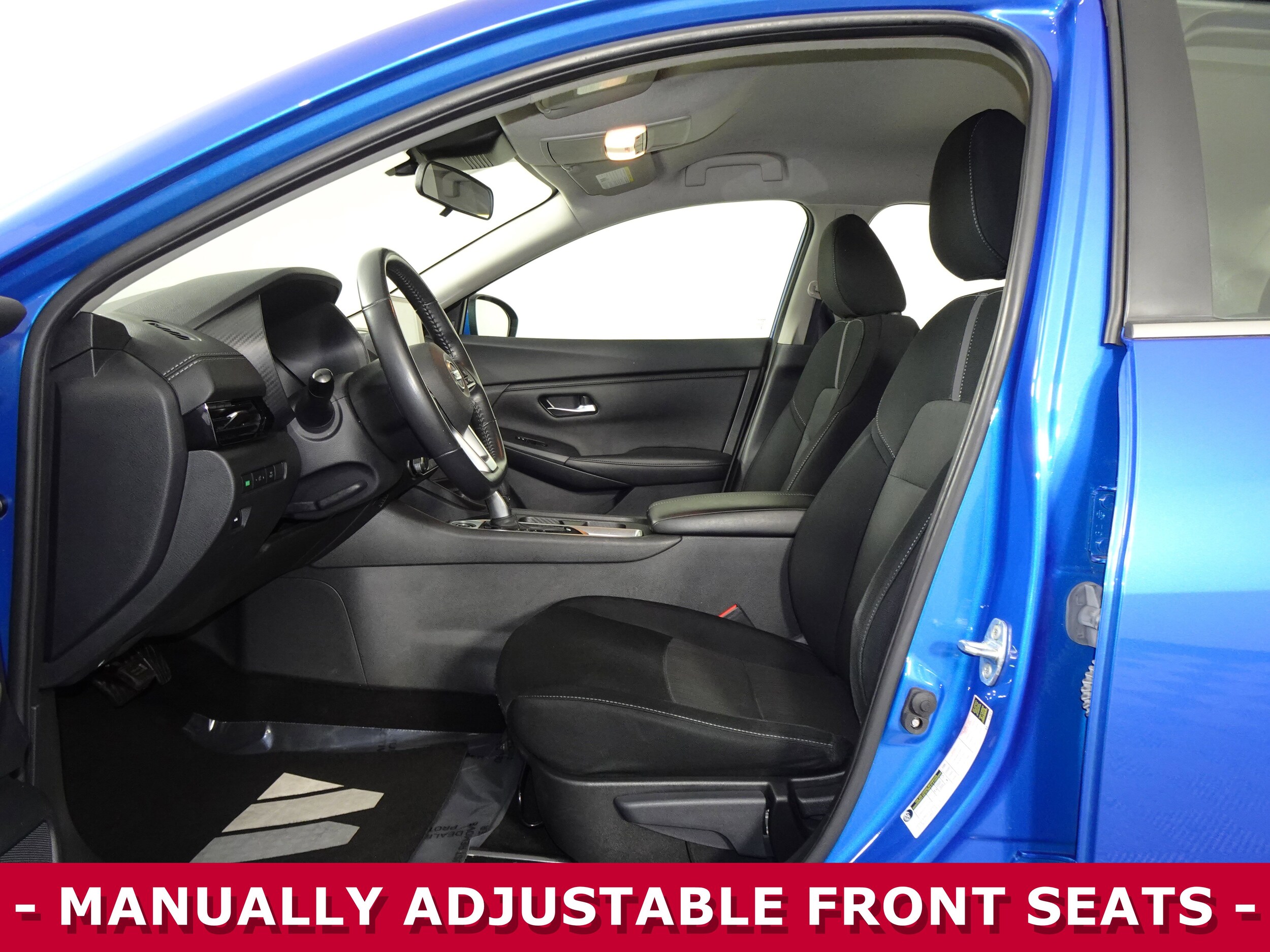 2023 Nissan Sentra SV photo 4