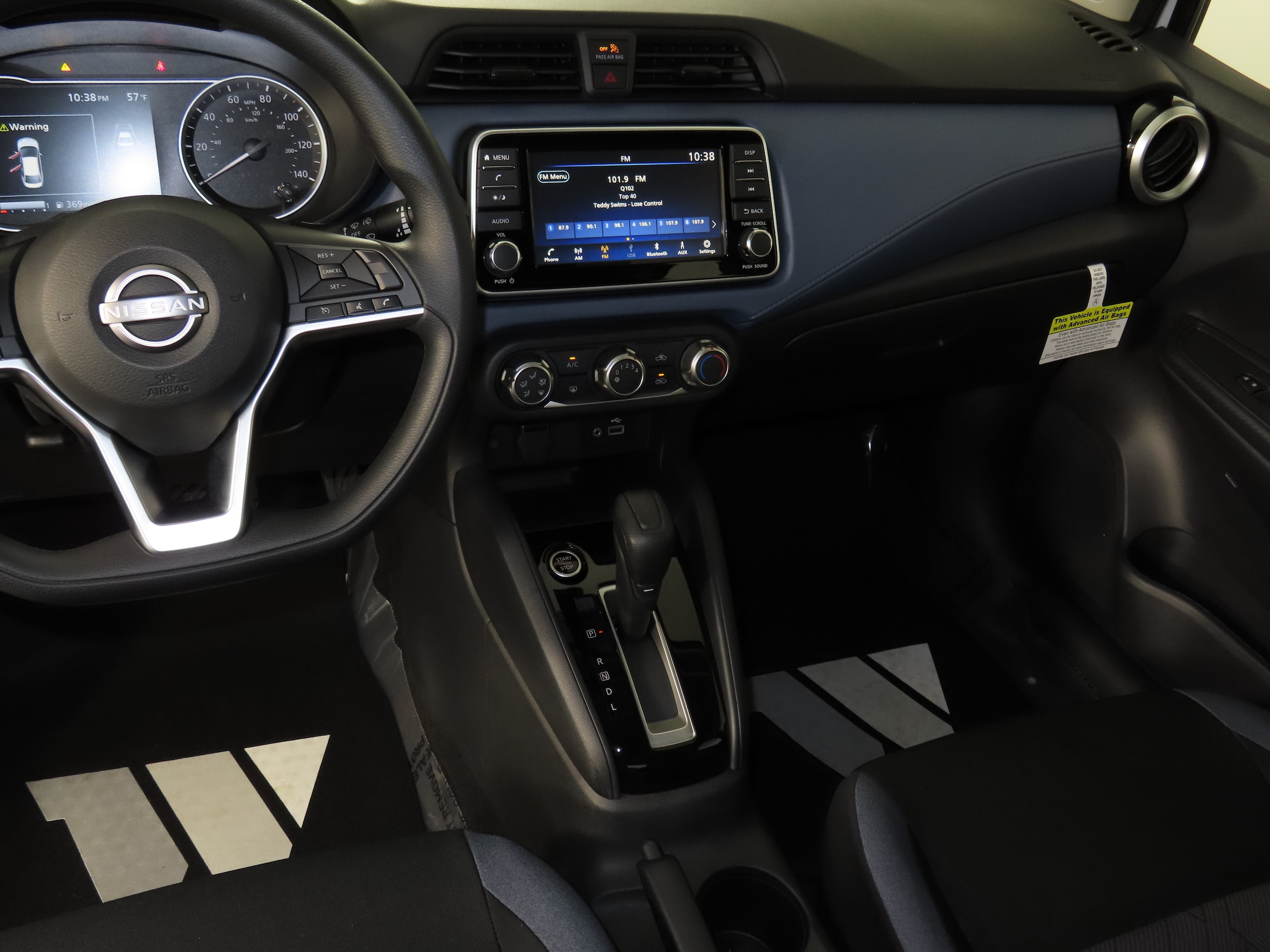 2025 Nissan Versa Sedan SV - Photo 8