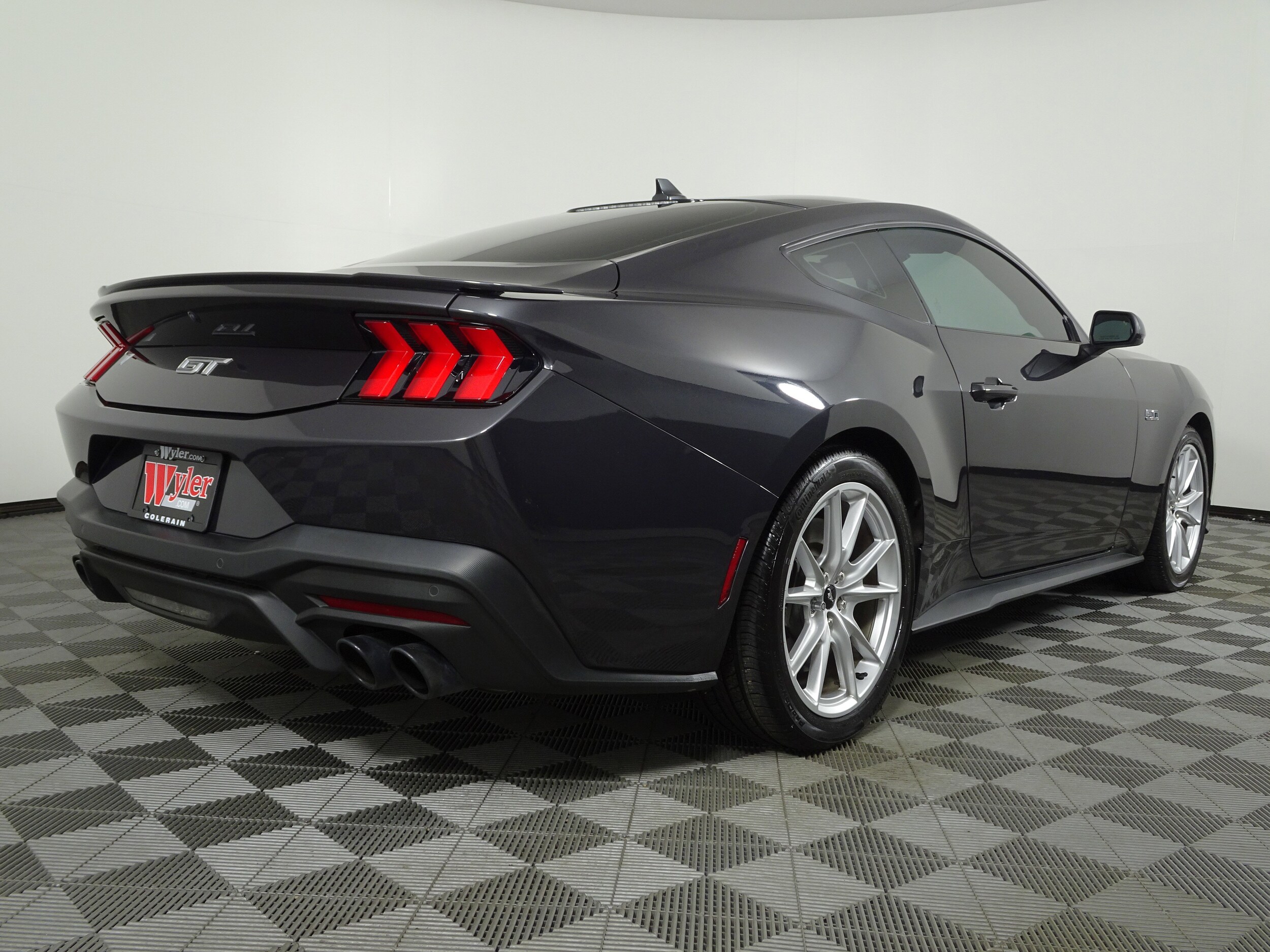 2024 Ford Mustang GT Premium photo 2