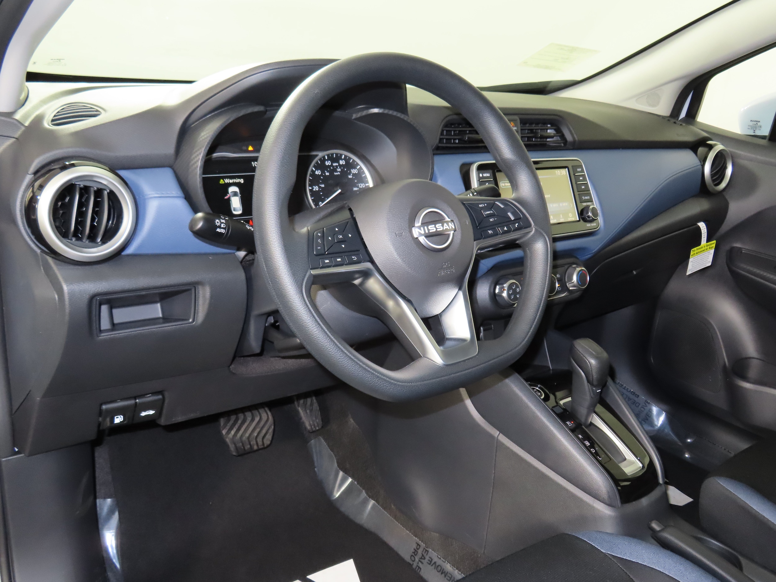 2025 Nissan Versa Sedan SV - Photo 19