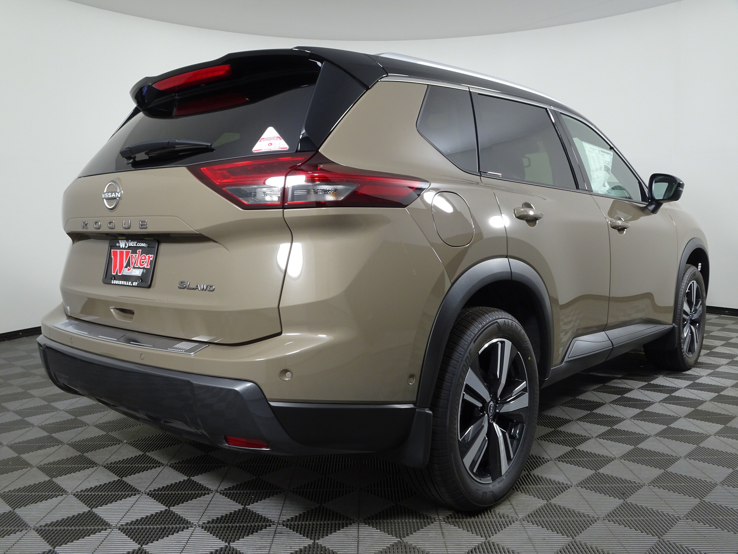 2025 Nissan Rogue SL photo 3