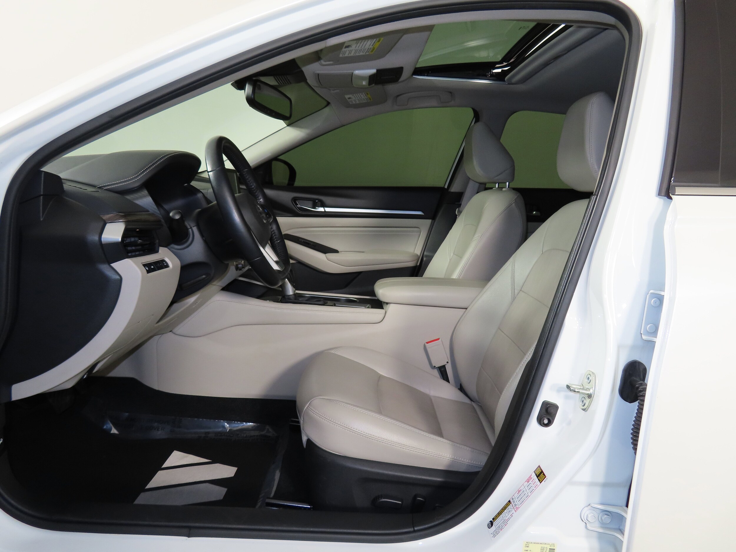 2019 Nissan Altima 2.5 Platinum photo 3