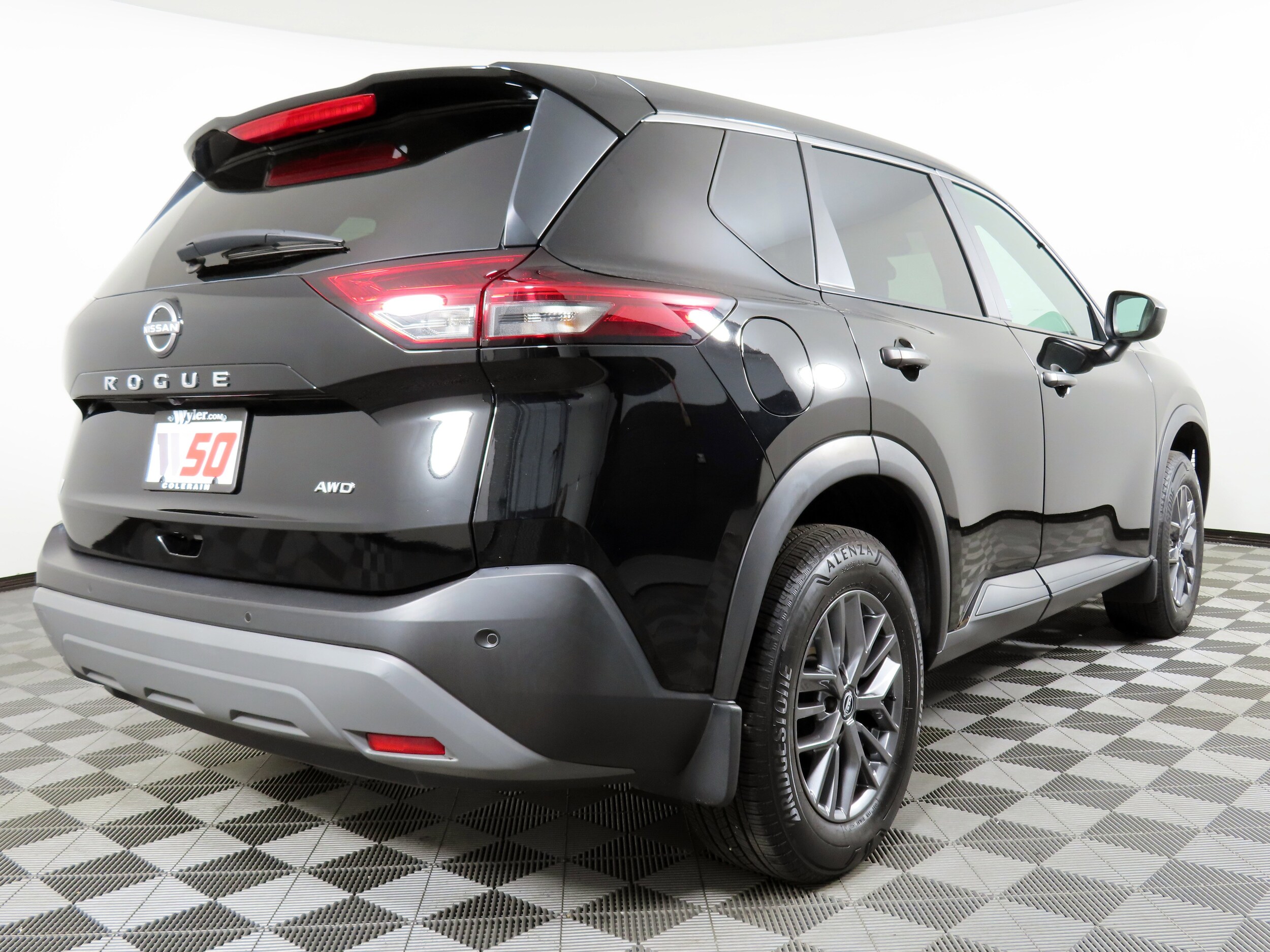 2023 Nissan Rogue S photo 2