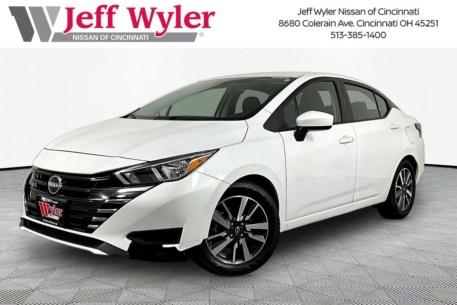 2023 Nissan Versa 1.6 SV CVT's photo