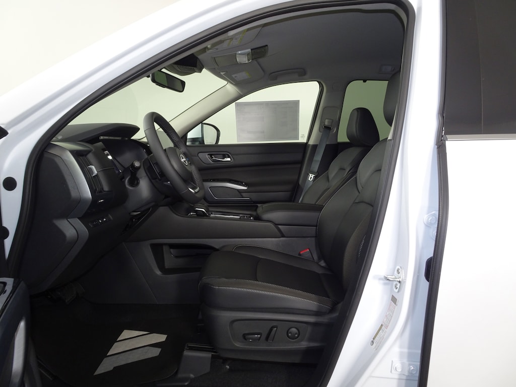 New 2025 Nissan Pathfinder SL SUV