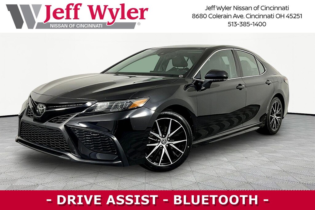 Used 2024 Toyota Camry SE Sedan