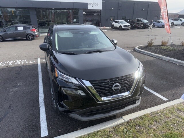 2023 Nissan Rogue S photo 2