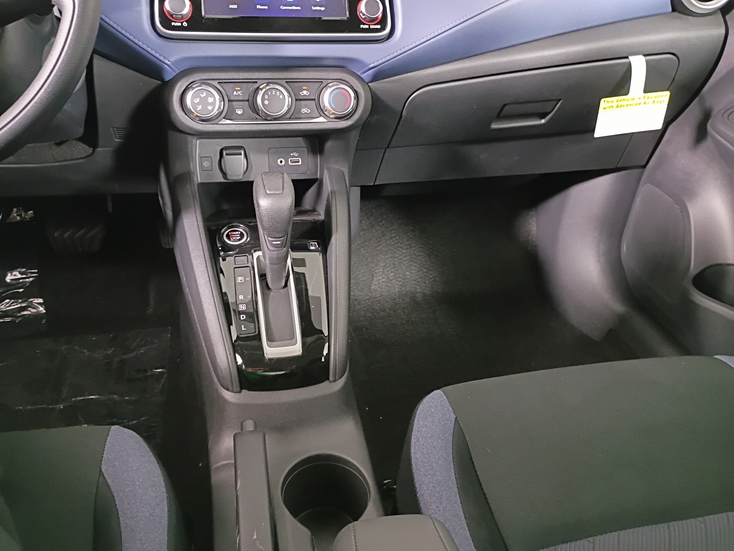 2025 Nissan Versa Sedan SV - Photo 31