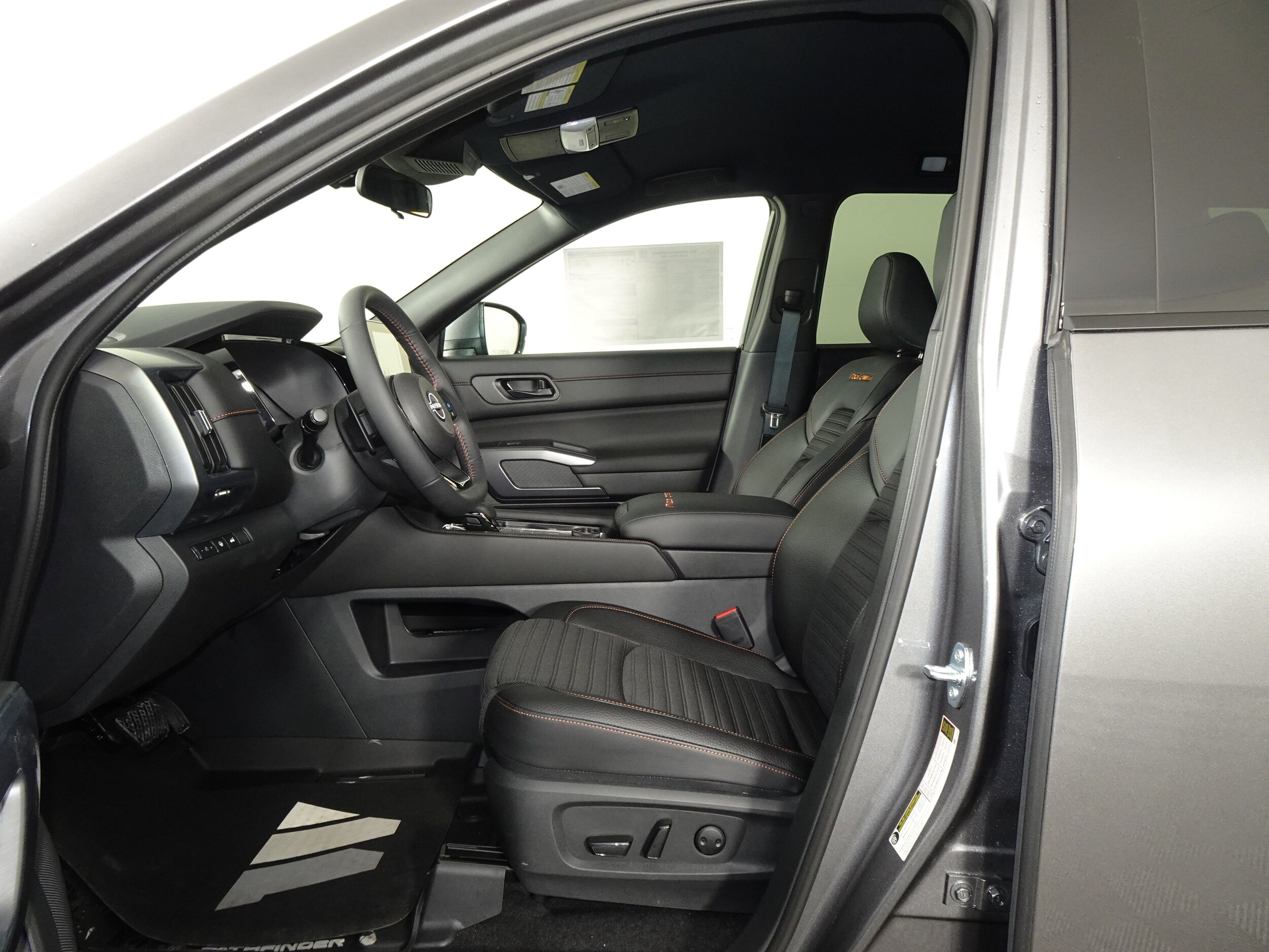 2025 Nissan Pathfinder Rock Creek photo 4