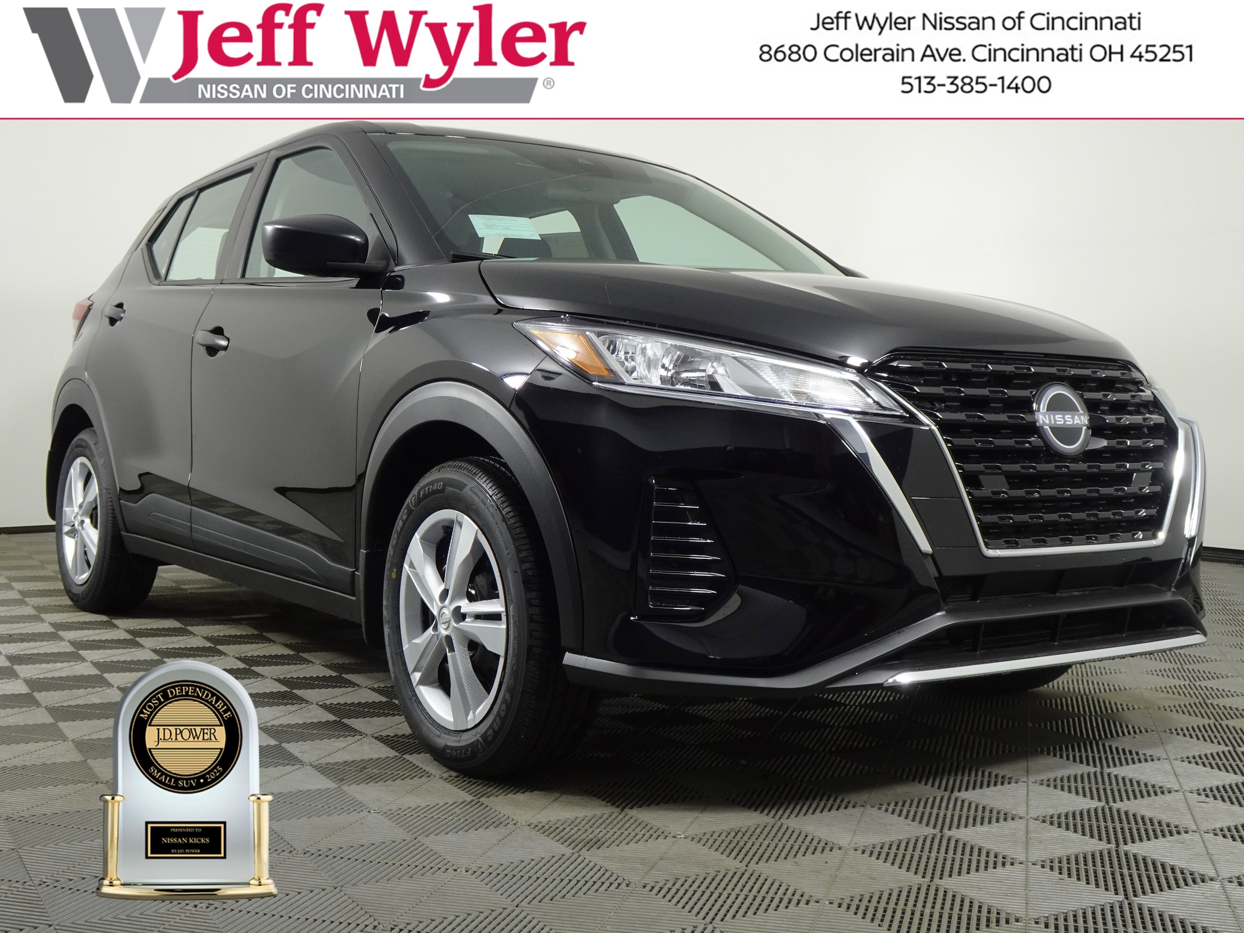 2025 Nissan KICKS PLAY Base's photo