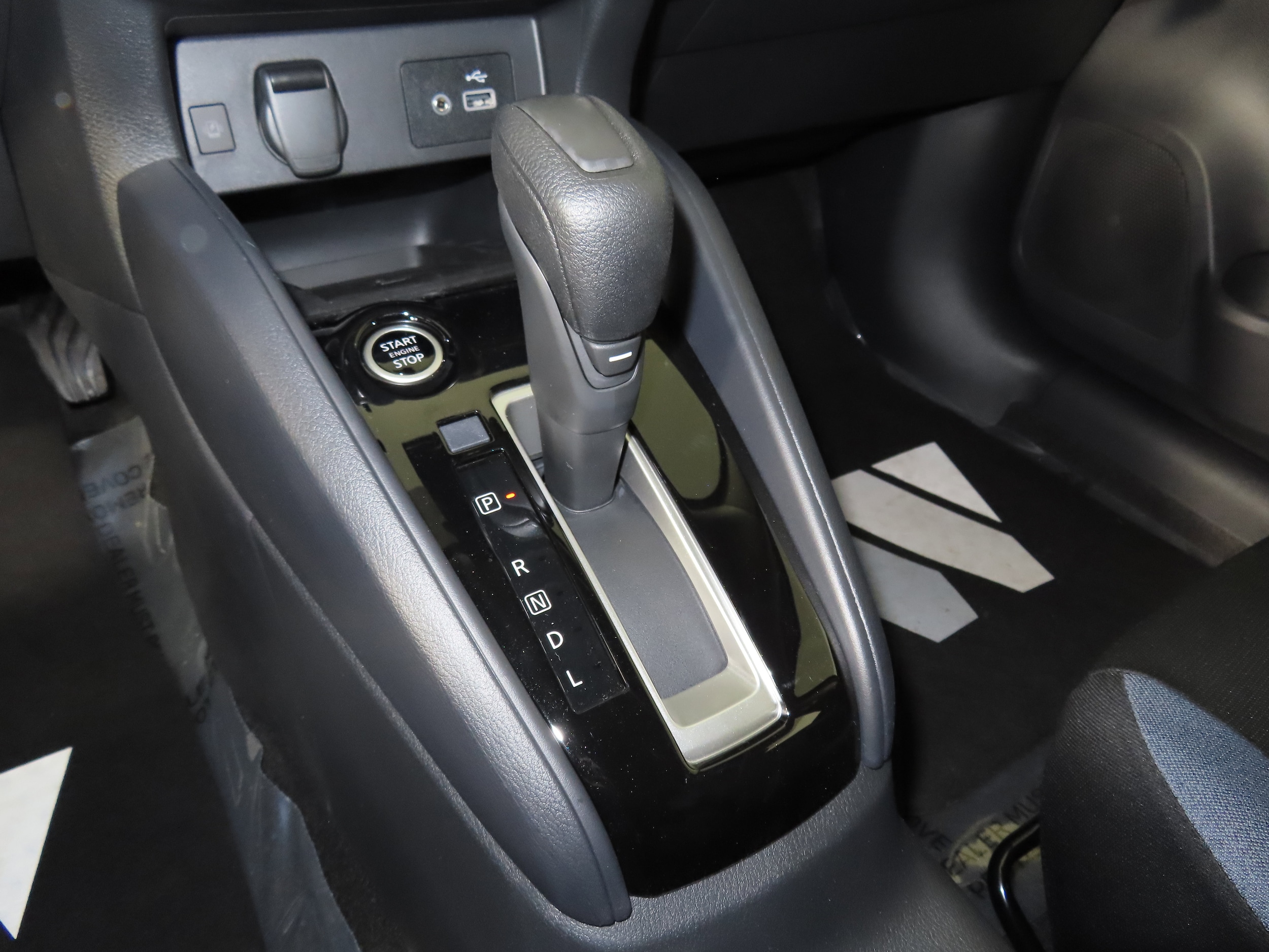 2025 Nissan Versa Sedan SV - Photo 21